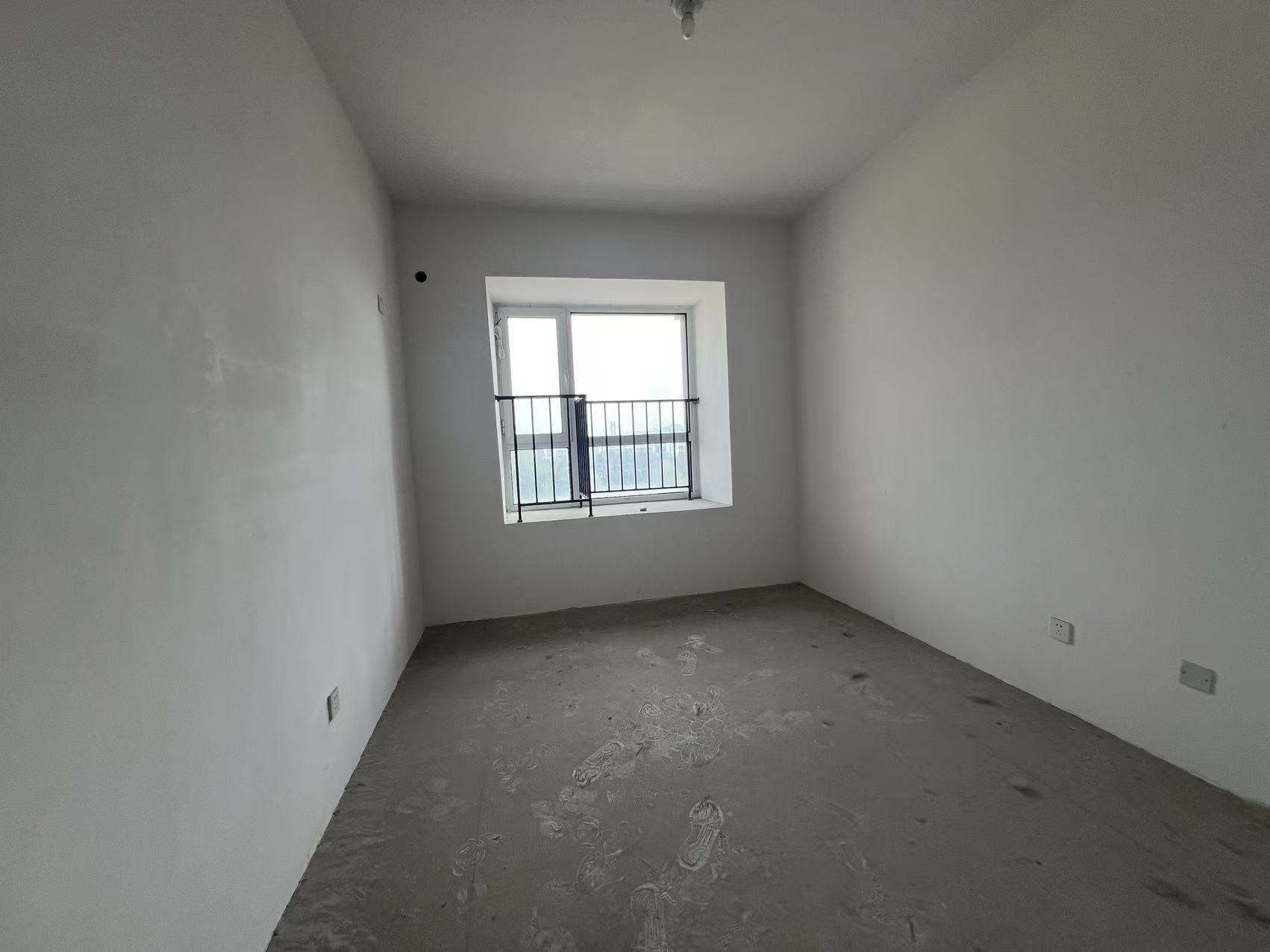 中南世纪花城三期 3室2厅2卫 131.04m²