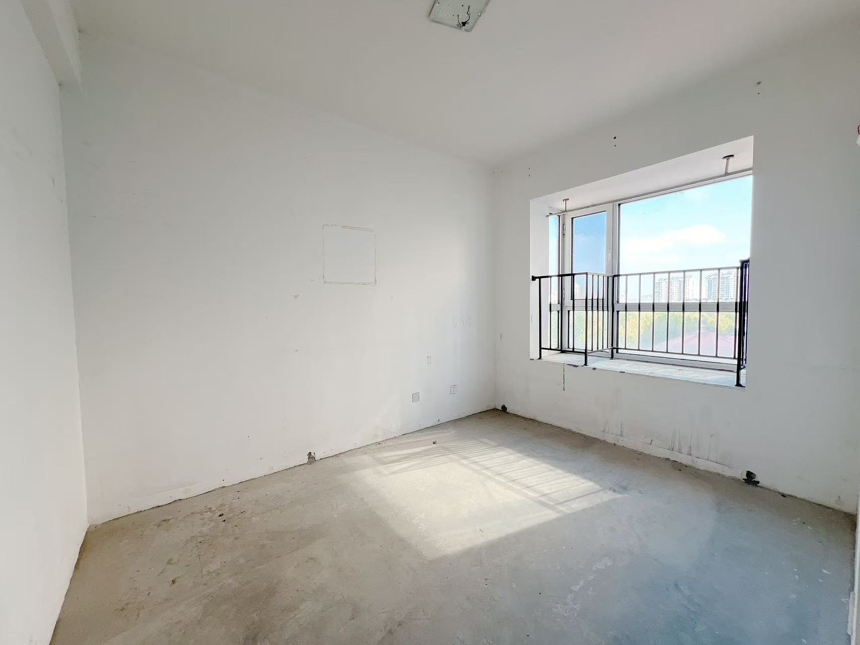 中南世纪花城三期 3室2厅2卫 131m²