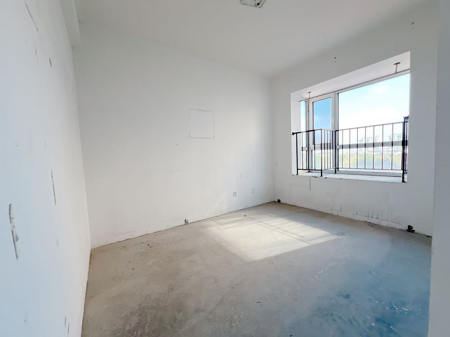 中南世纪花城三期 3室2厅2卫 131m²