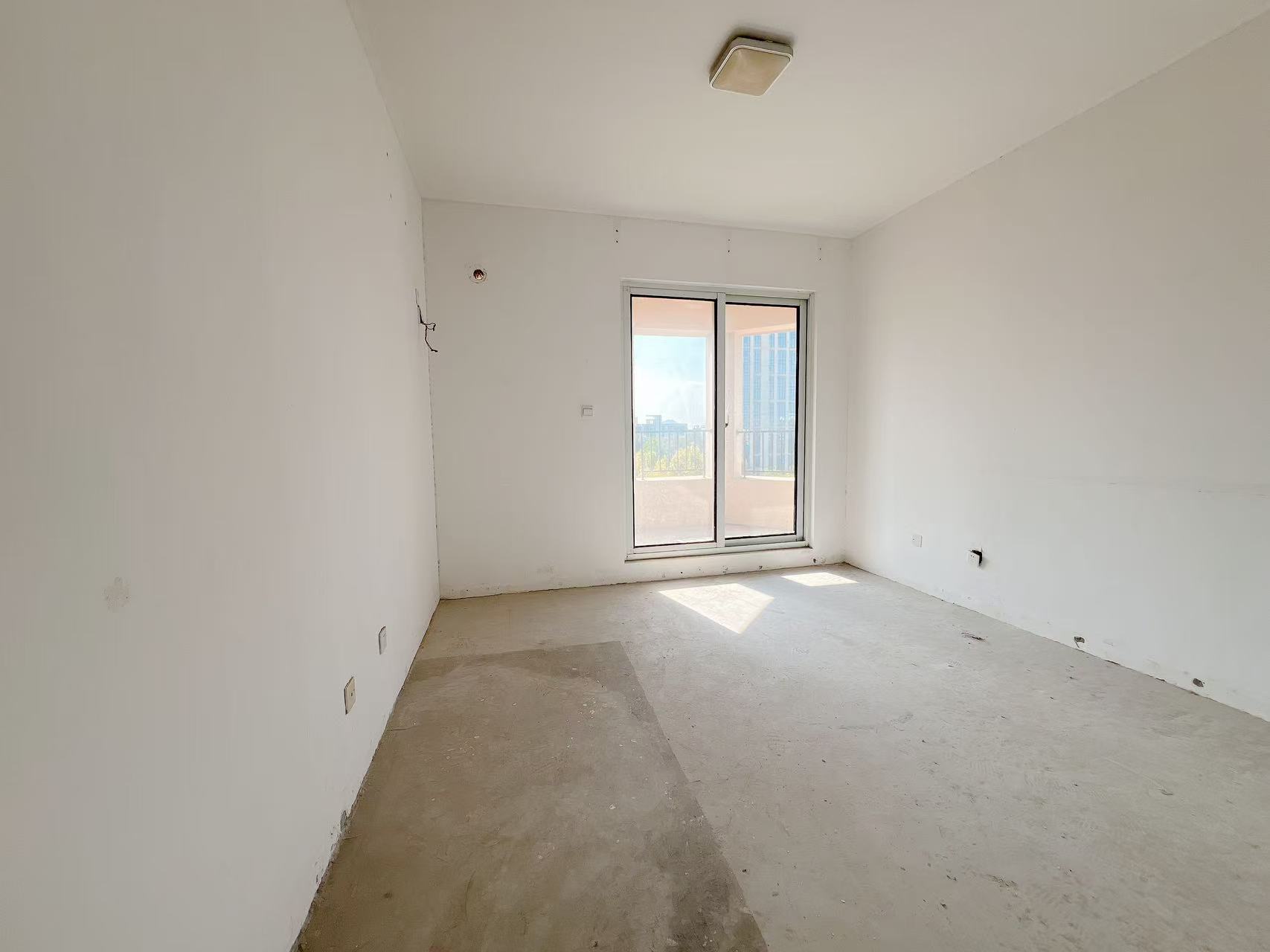 中南世纪花城三期 3室2厅2卫 131m²