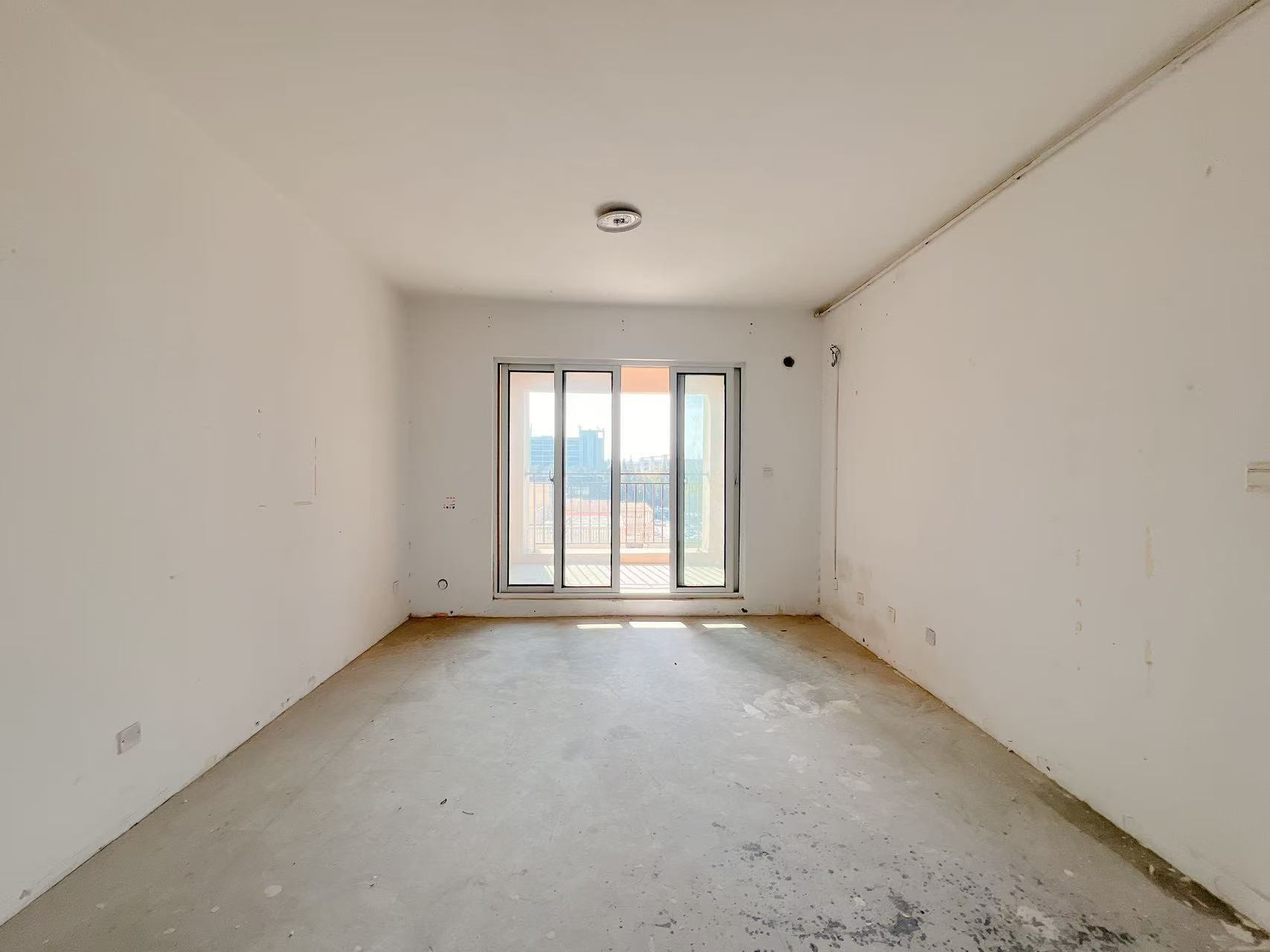 中南世纪花城三期 3室2厅2卫 131m²