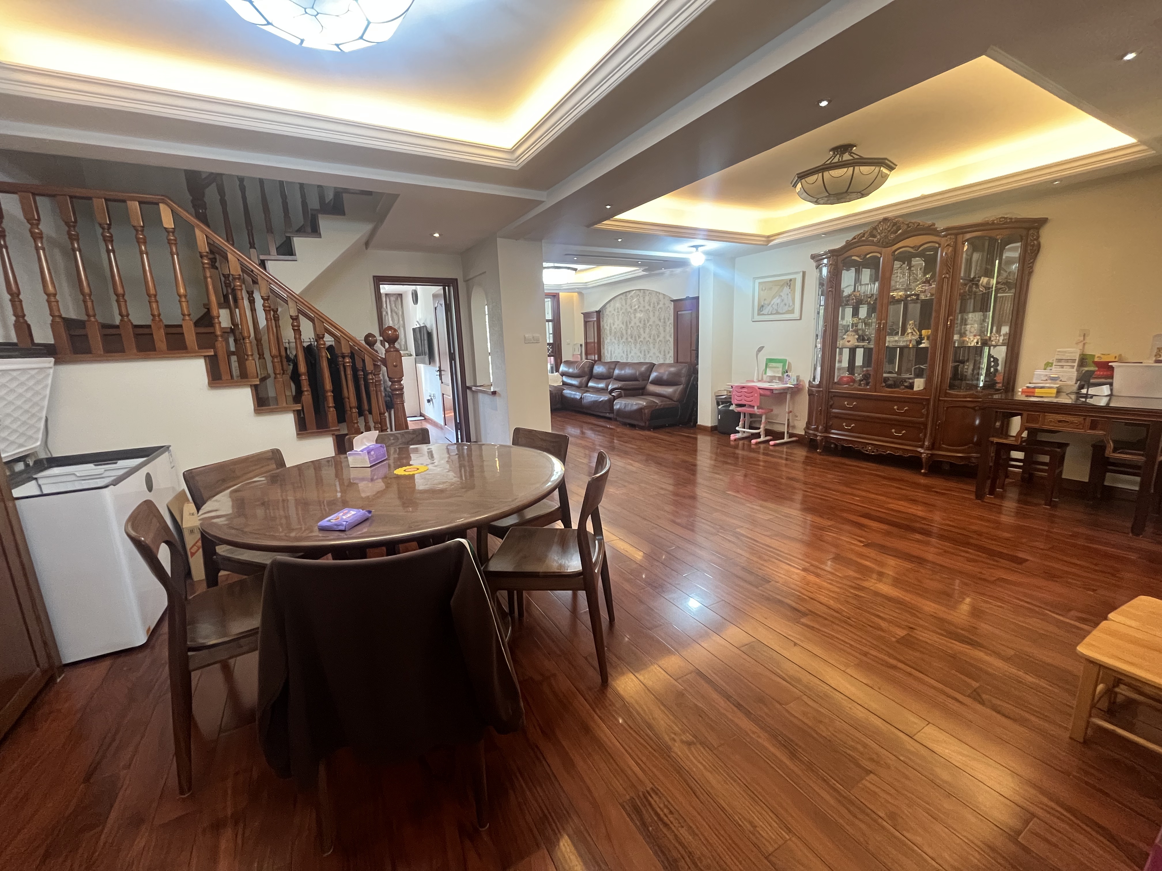 友谊嘉御龙庭 5室2厅2卫 220.00m²
