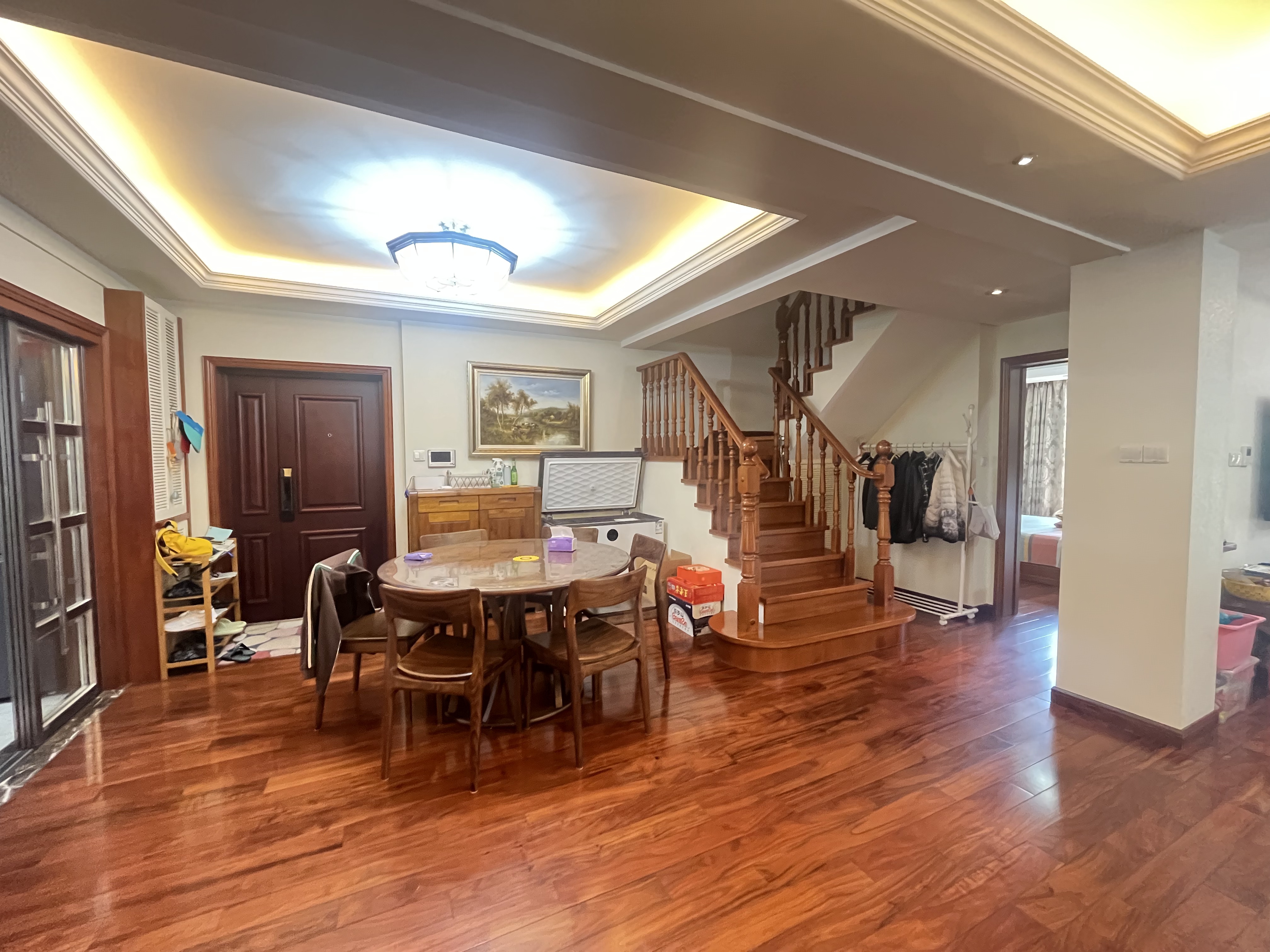 友谊嘉御龙庭 5室2厅2卫 220.00m²