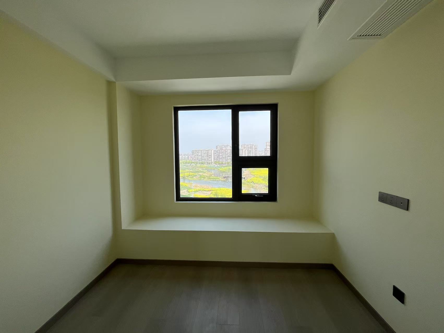 绿城湖境和庐 3室2厅2卫 102m²