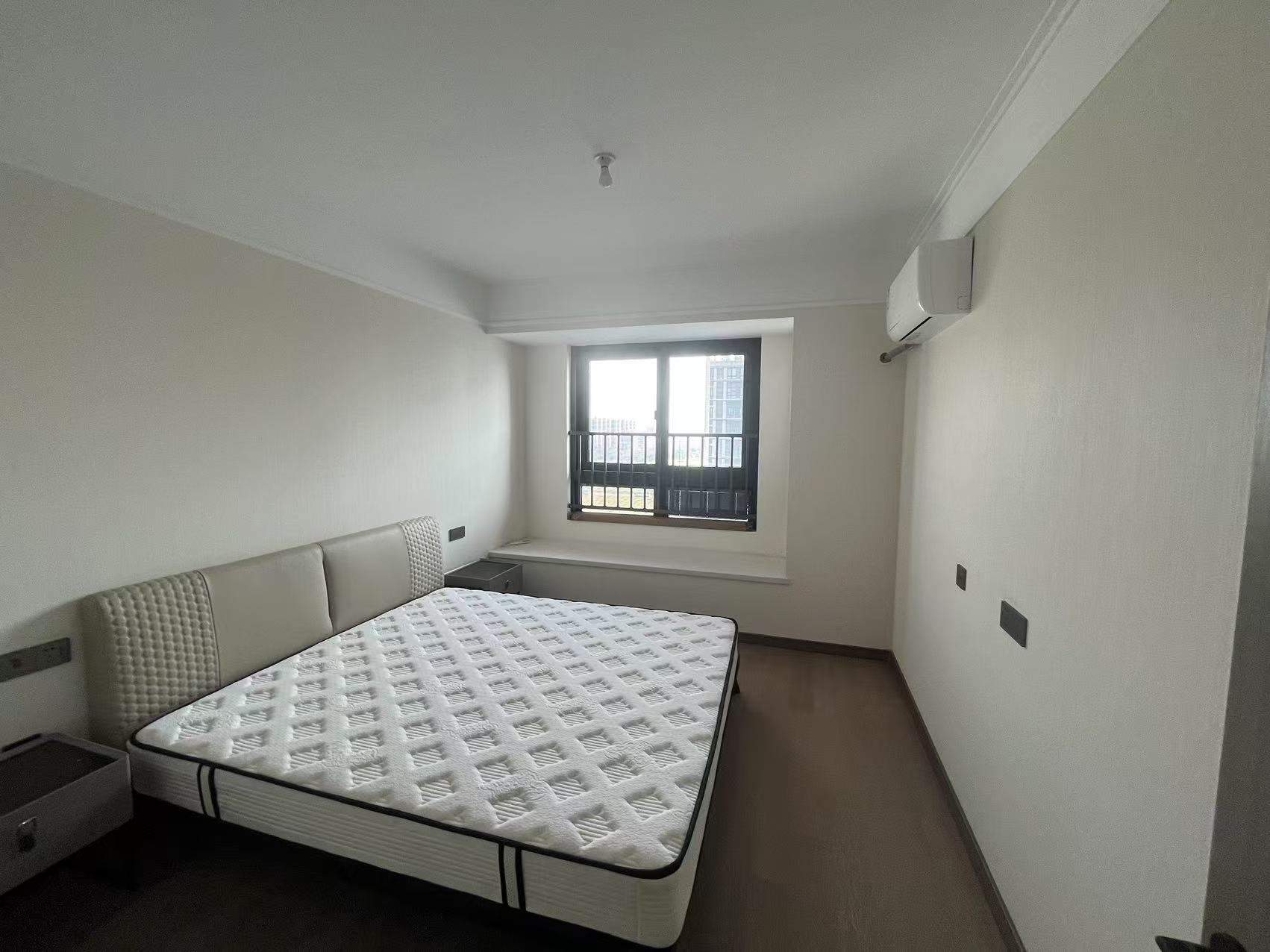 万科时代之光 3室2厅1卫 93m²