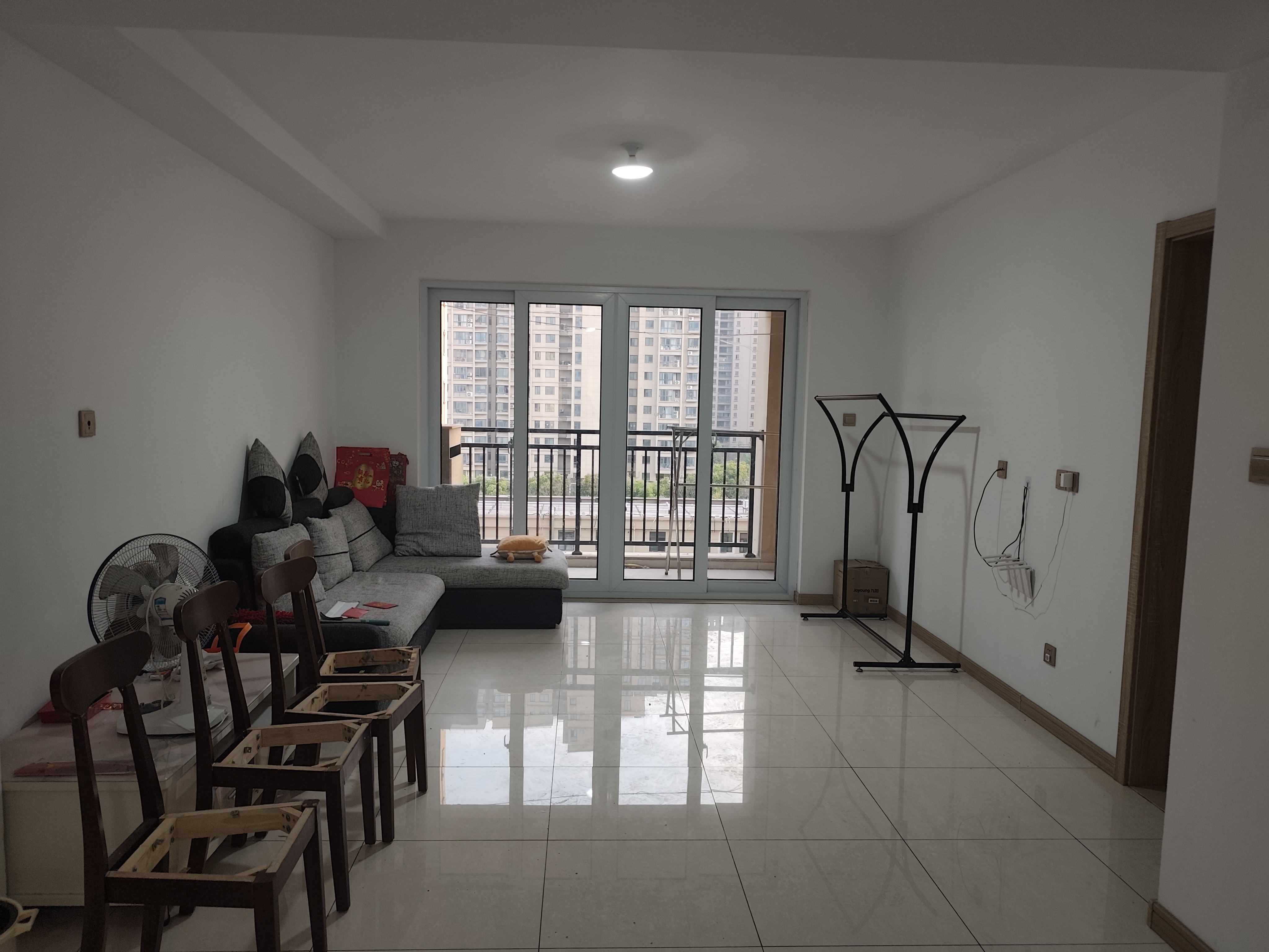 世茂九龙庭 3室2厅2卫 126.28m²