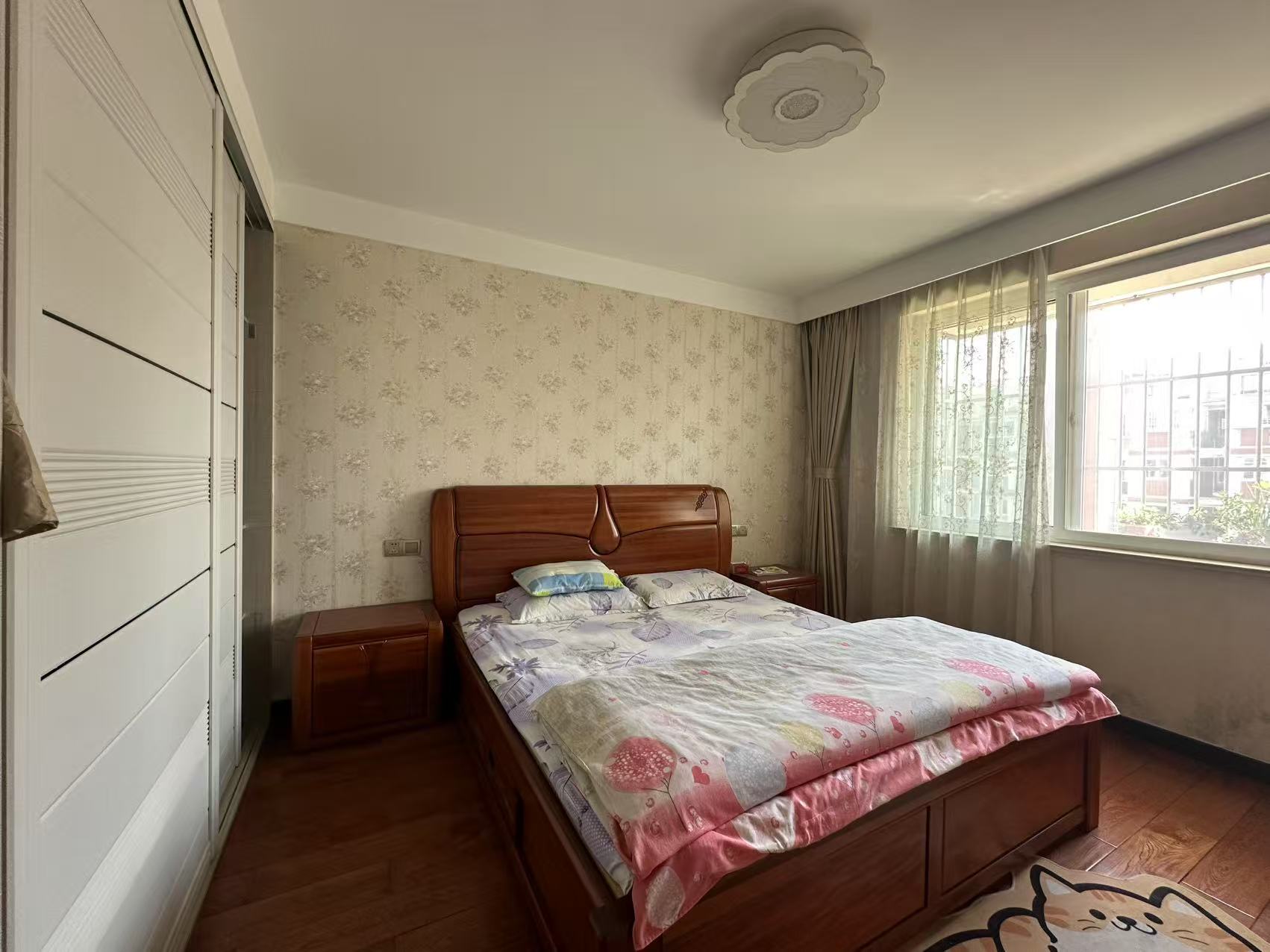 新港花苑 3室1厅1卫 107.00m&sup2;