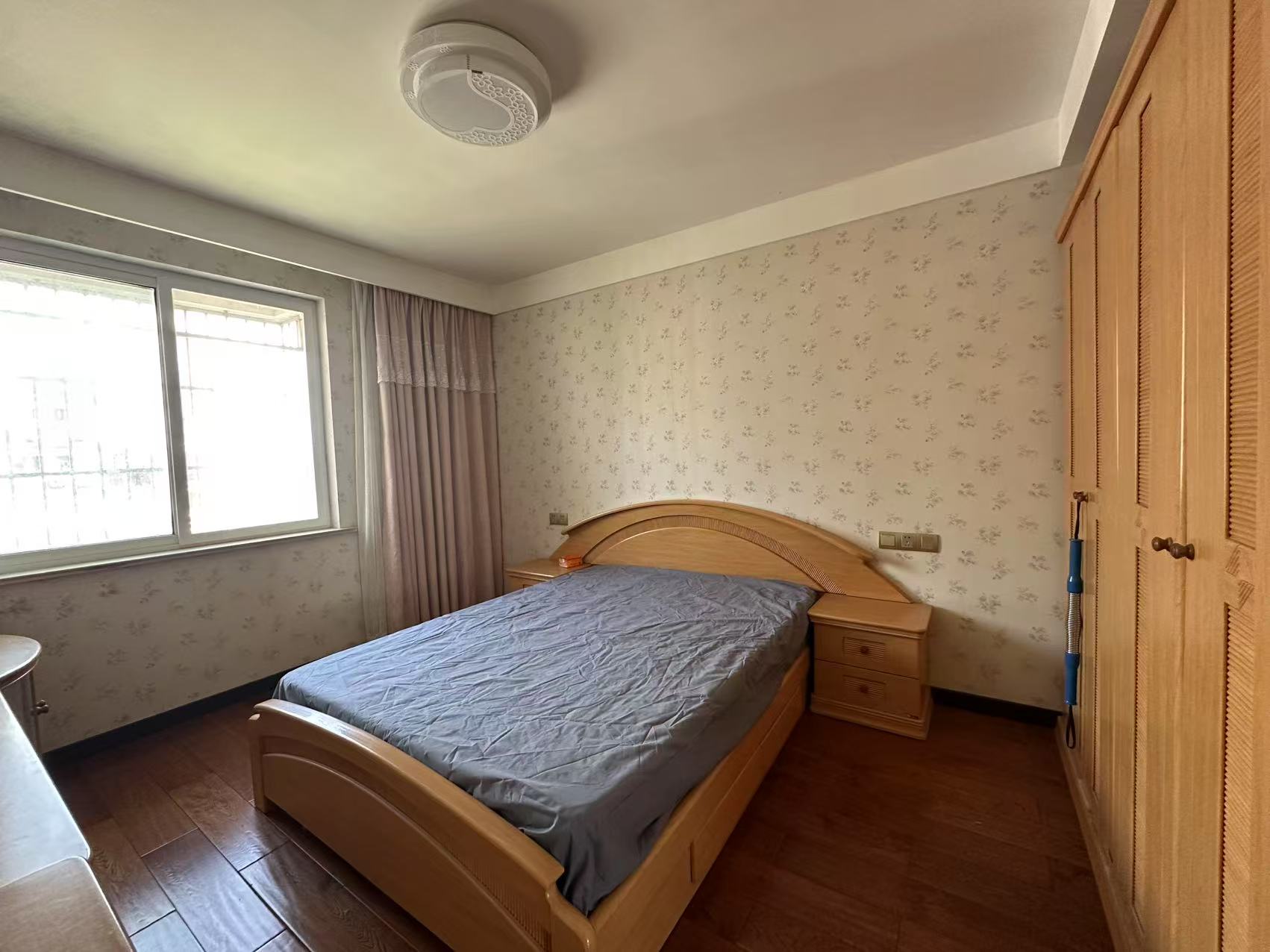 新港花苑 3室1厅1卫 107.00m&sup2;