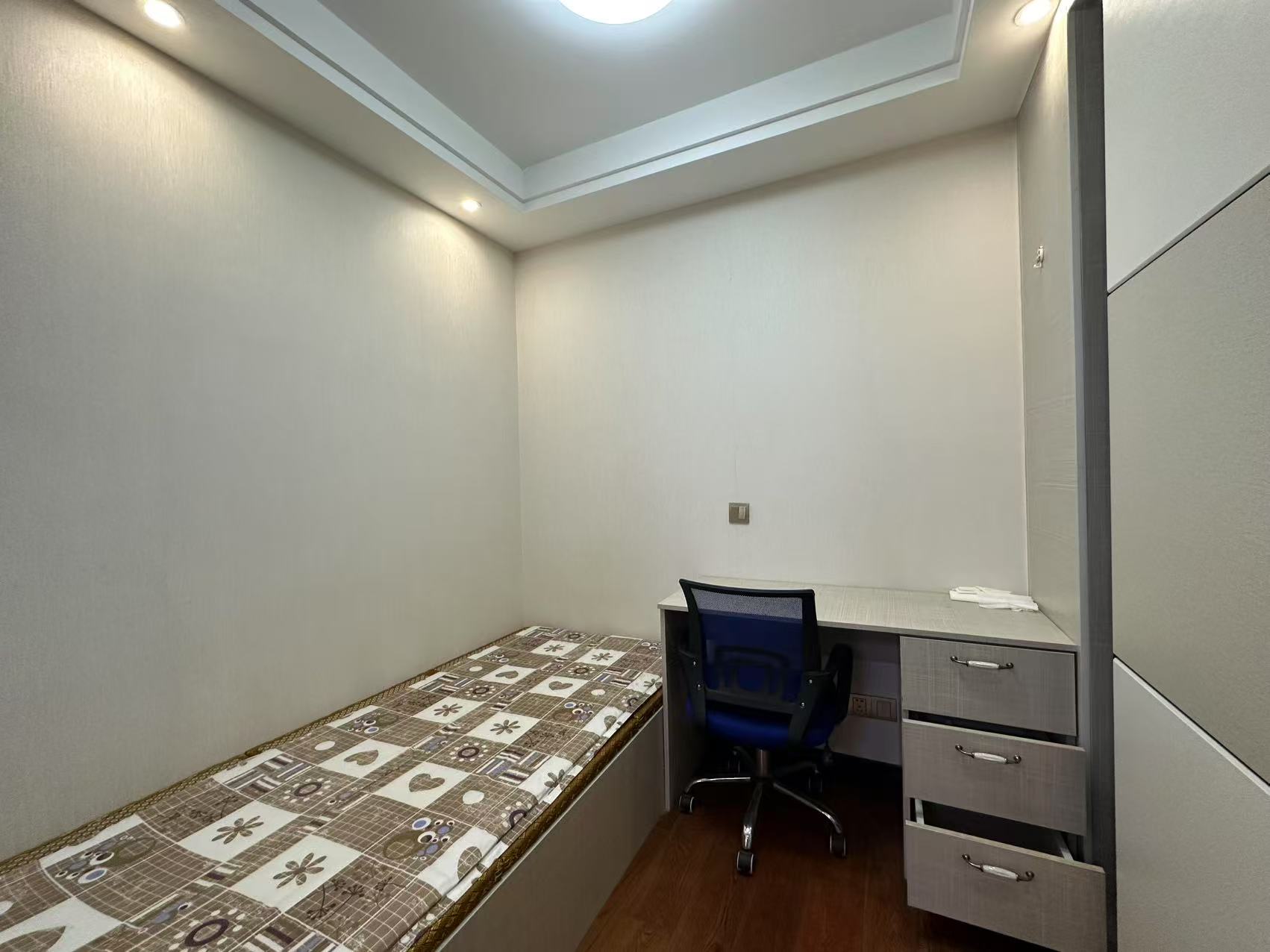 新港花苑 3室1厅1卫 107.00m&sup2;