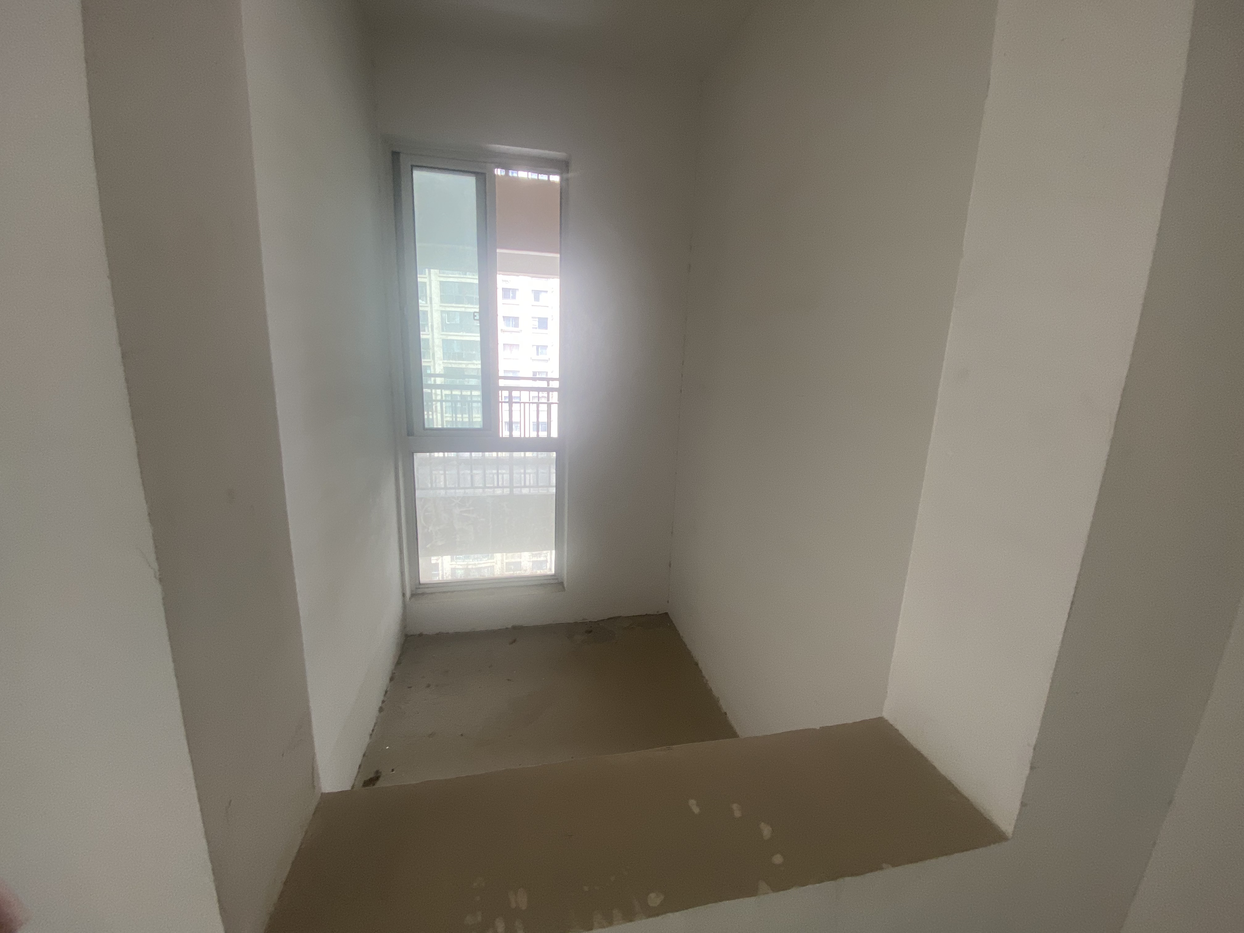 湖滨华庭 3室2厅1卫 91m&sup2;