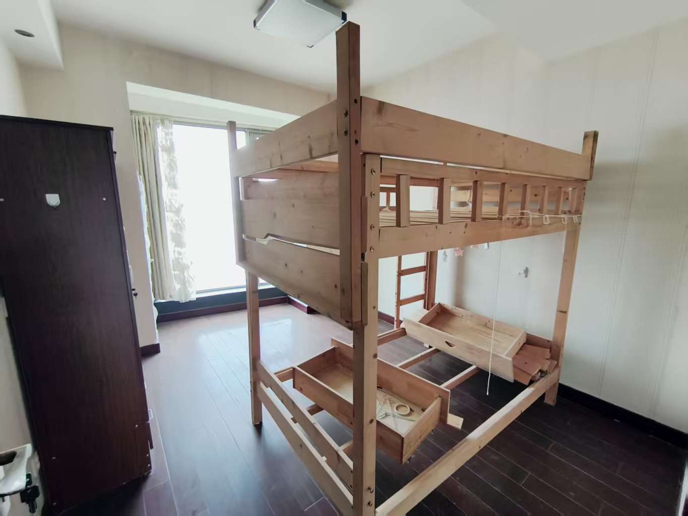 绿城玉兰公寓 3室2厅1卫 122m²