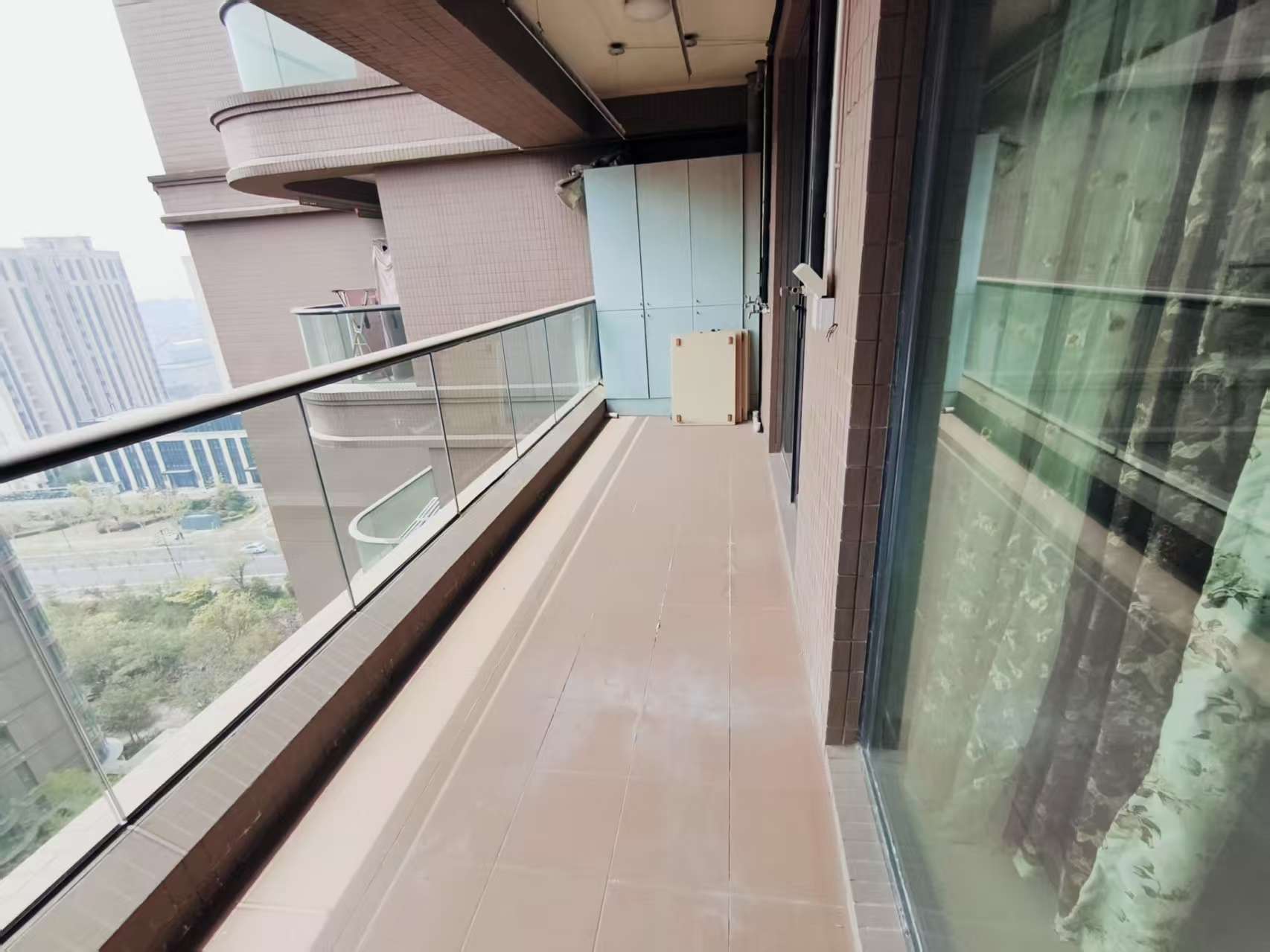 绿城玉兰公寓 3室2厅1卫 122m²