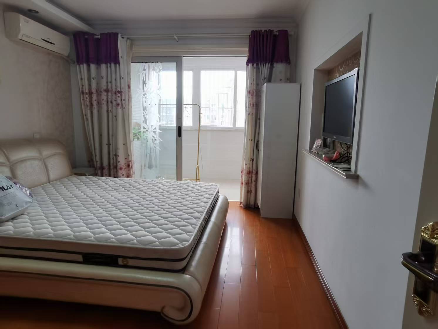 五山新苑 3室2厅1卫 130.00m²