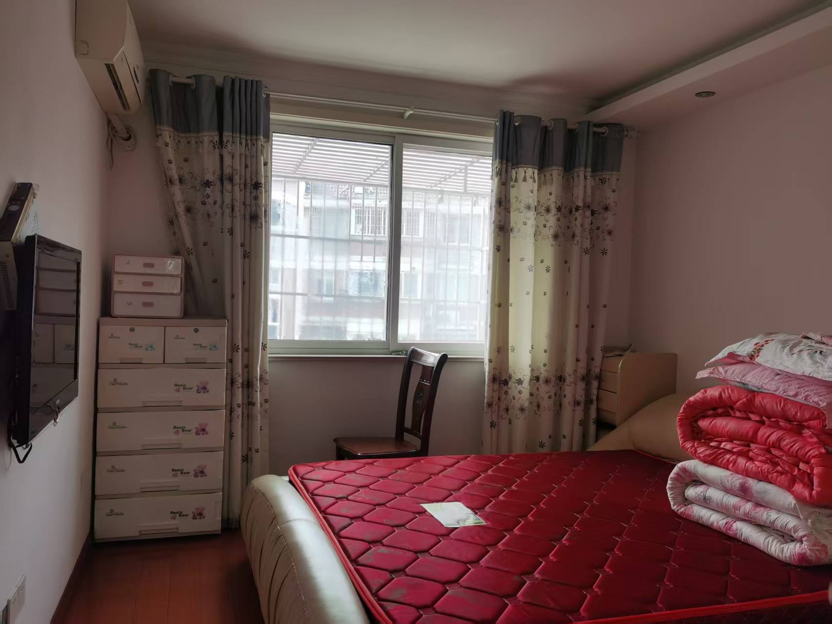 五山新苑 3室2厅1卫 130.00m²