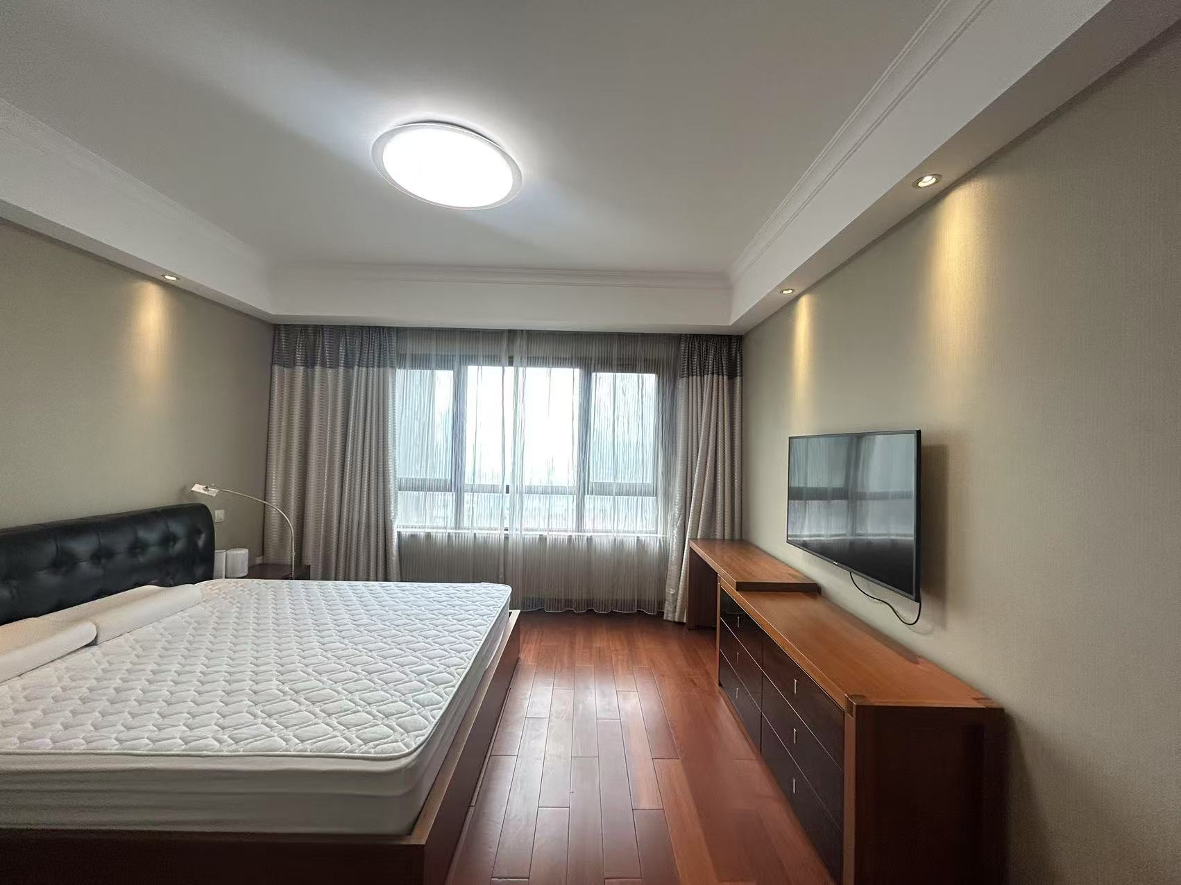 万濠华府 4室2厅3卫 194.46m²