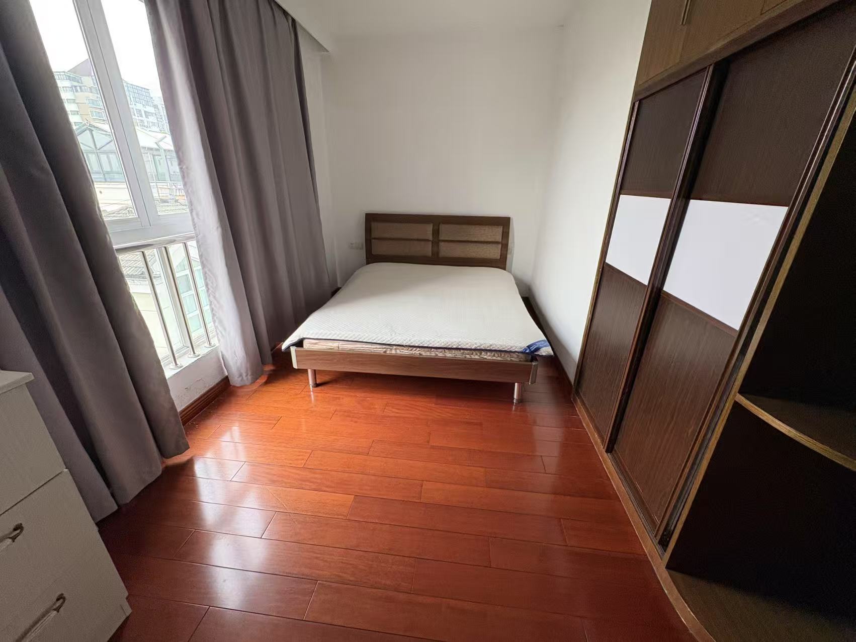 友谊公寓 3室2厅2卫 146m&sup2;