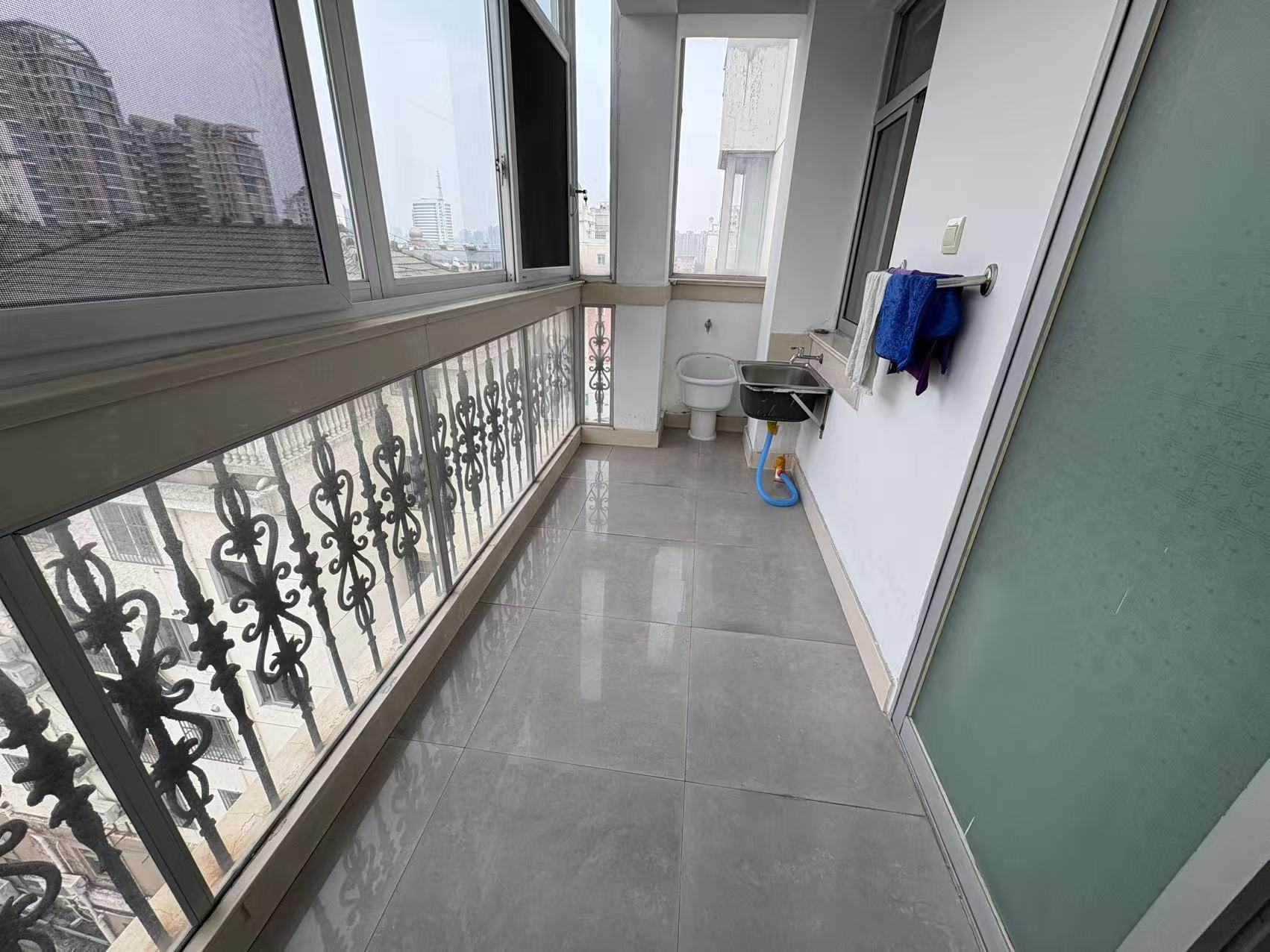 友谊公寓 3室2厅2卫 146m&sup2;