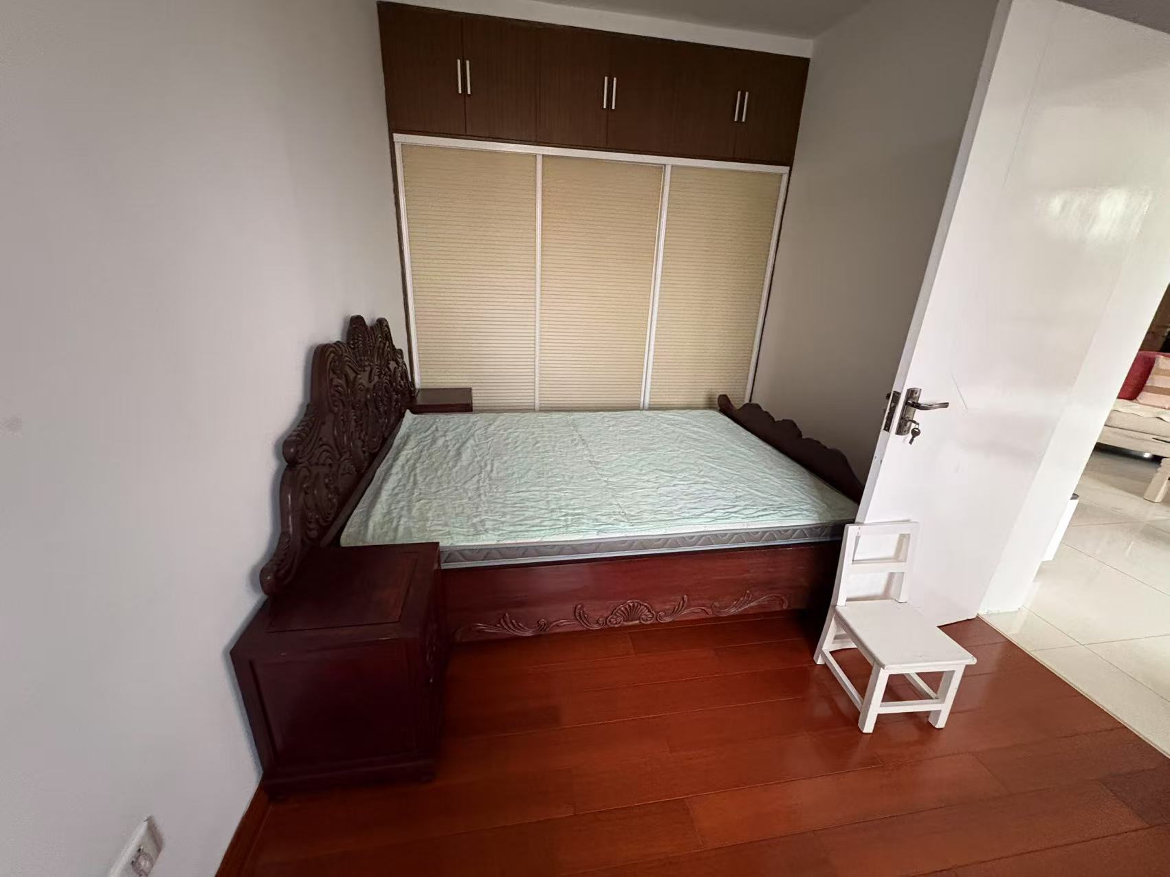 友谊公寓 3室2厅2卫 146m&sup2;