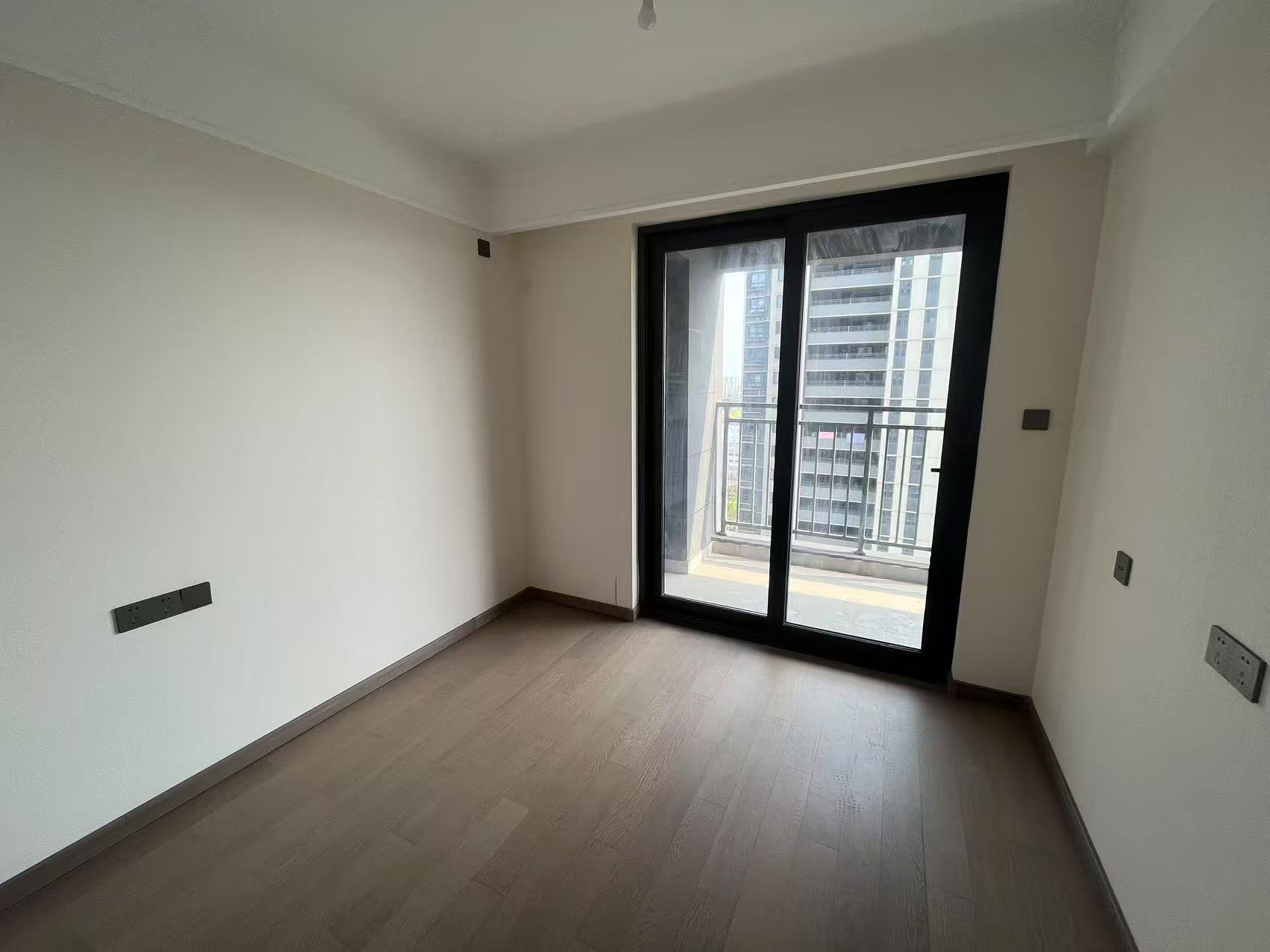 万科时代之光 3室2厅1卫 93m²