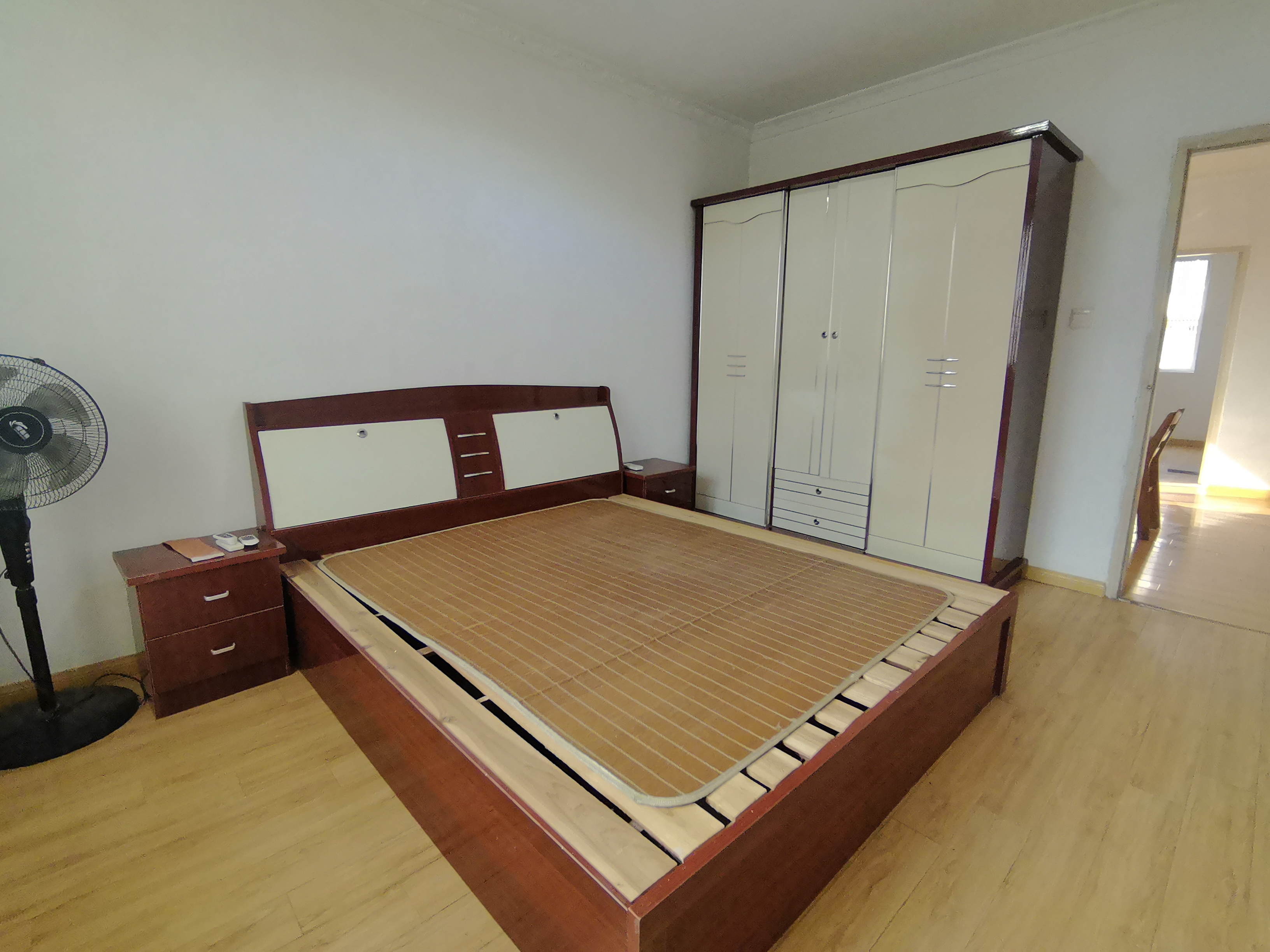 永和佳苑东区 3室2厅1卫 94m²