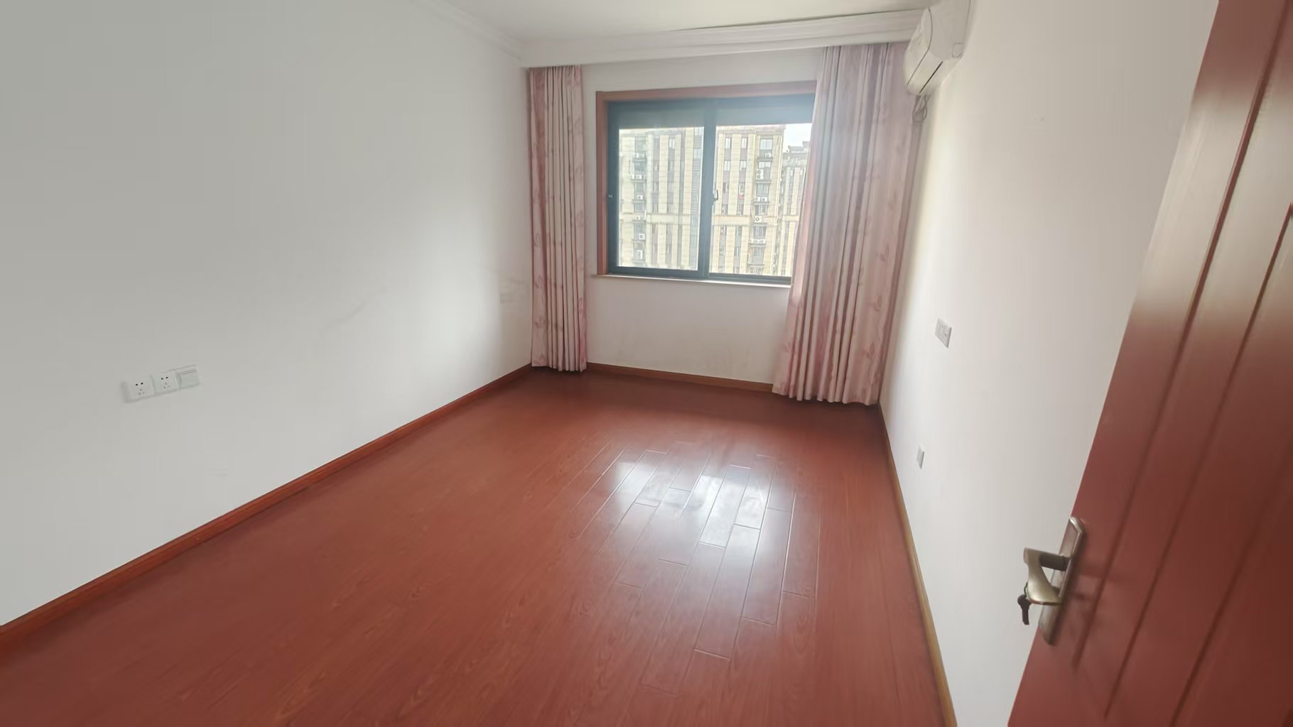 紫东南苑南区 2室1厅1卫 95.00m²