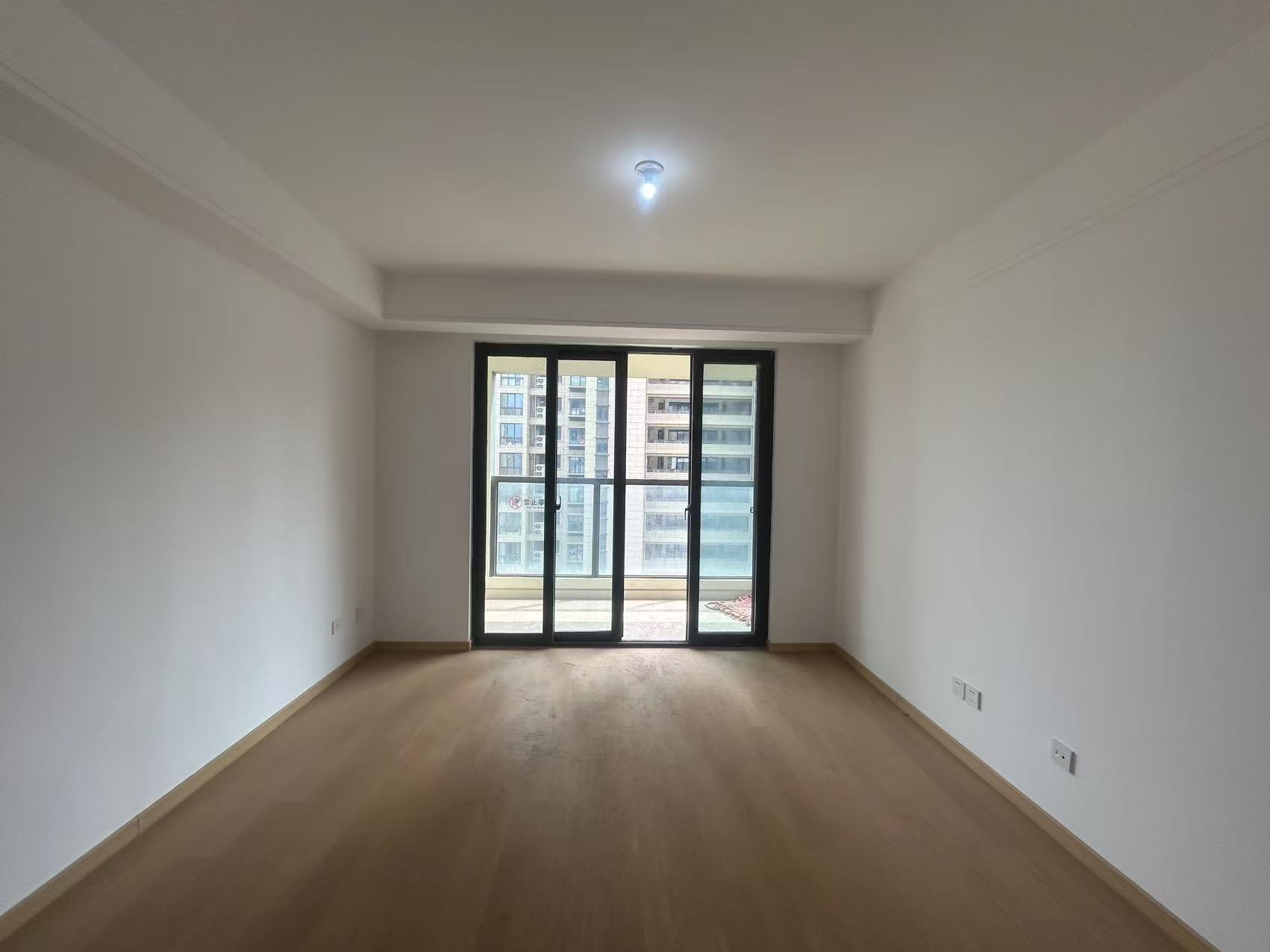 时光漫城 3室2厅1卫 92.29m²