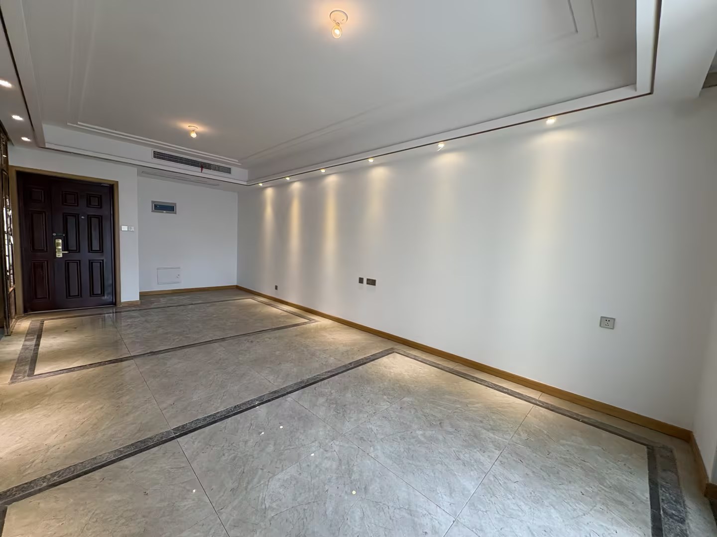 中南世纪花城三期 3室2厅1卫 99.87m²