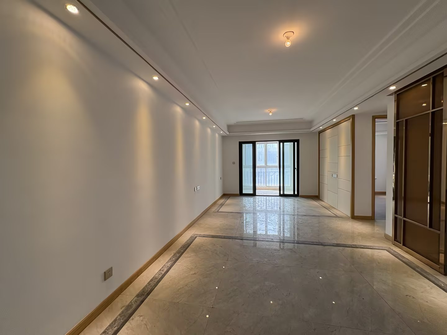 中南世纪花城三期 3室2厅1卫 99.87m&sup2;