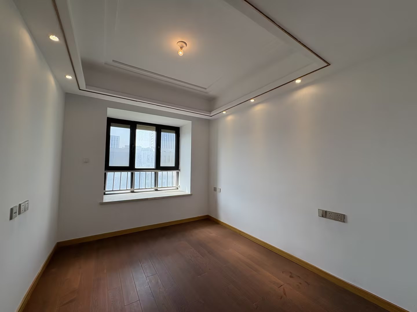 中南世纪花城三期 3室2厅1卫 99.87m&sup2;