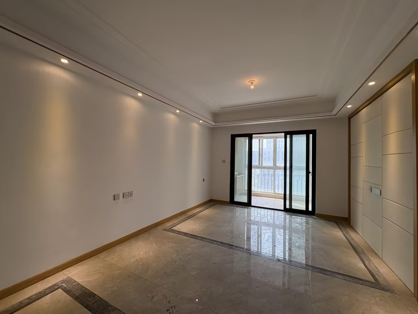 中南世纪花城三期 3室2厅1卫 99.87m&sup2;