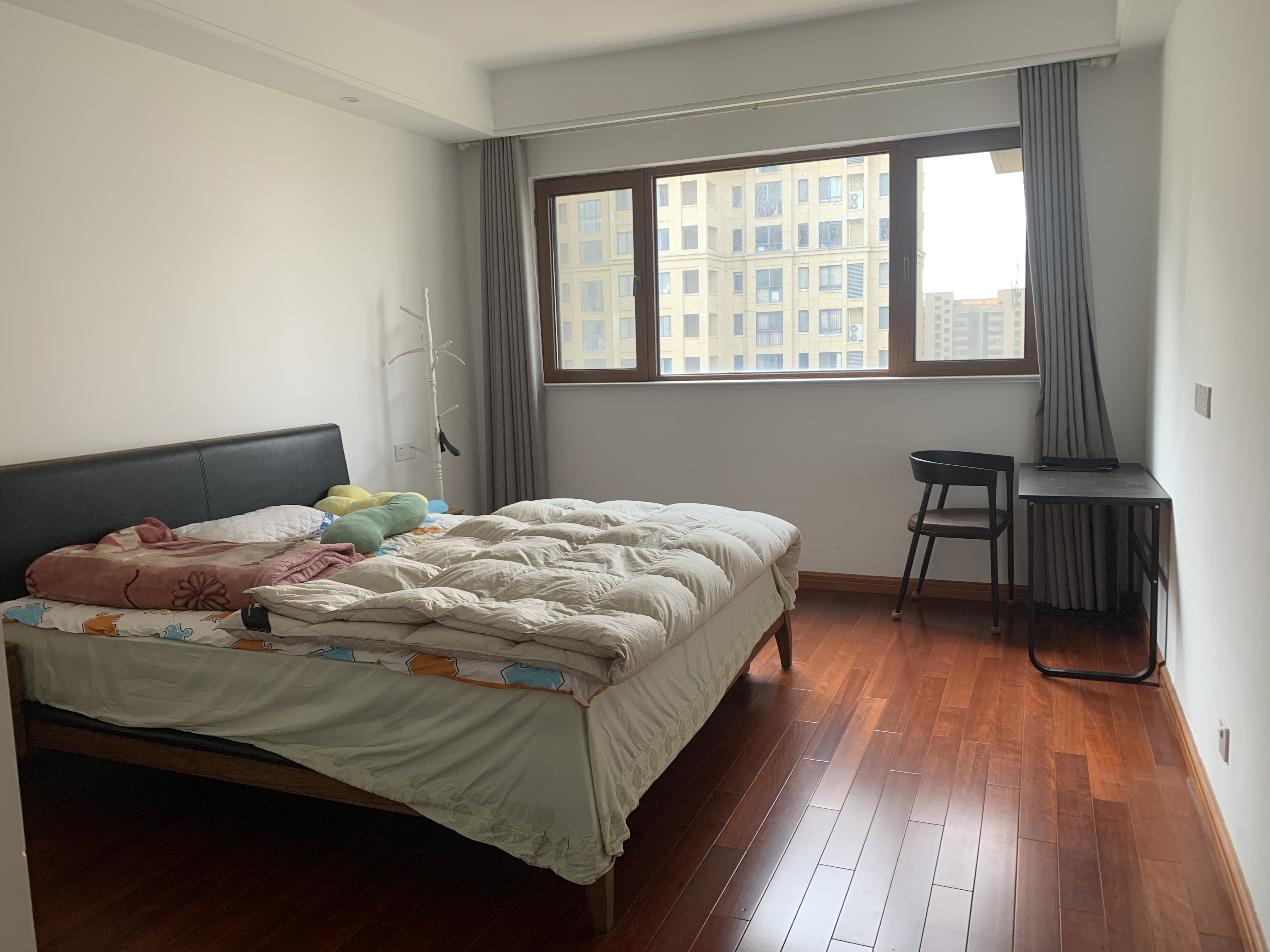 吴中豪景华庭 3室2厅2卫 141m²
