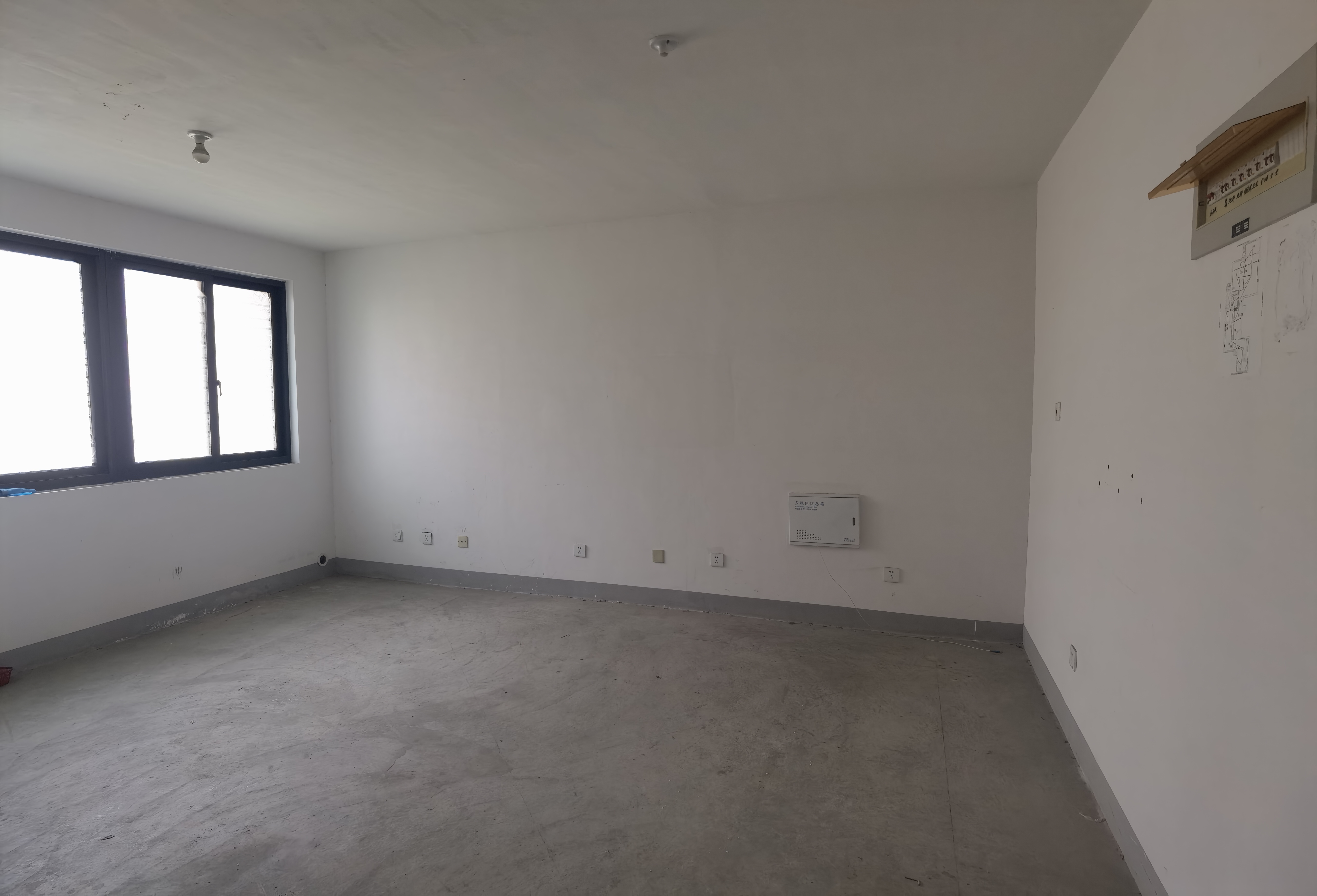 临江家园 1室0厅0卫 100.71m&sup2;