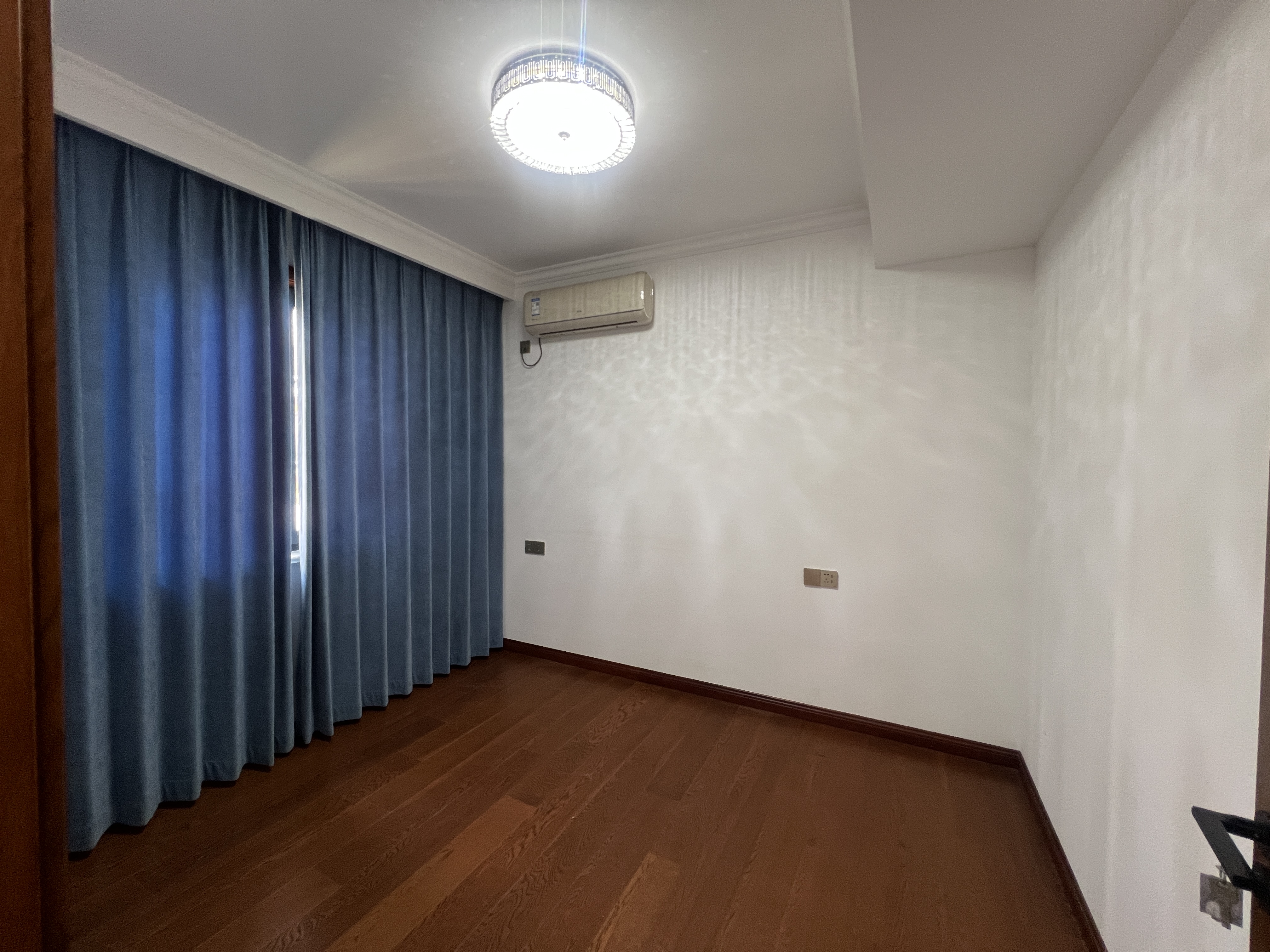 招商新城雍景湾 3室2厅1卫 115m²