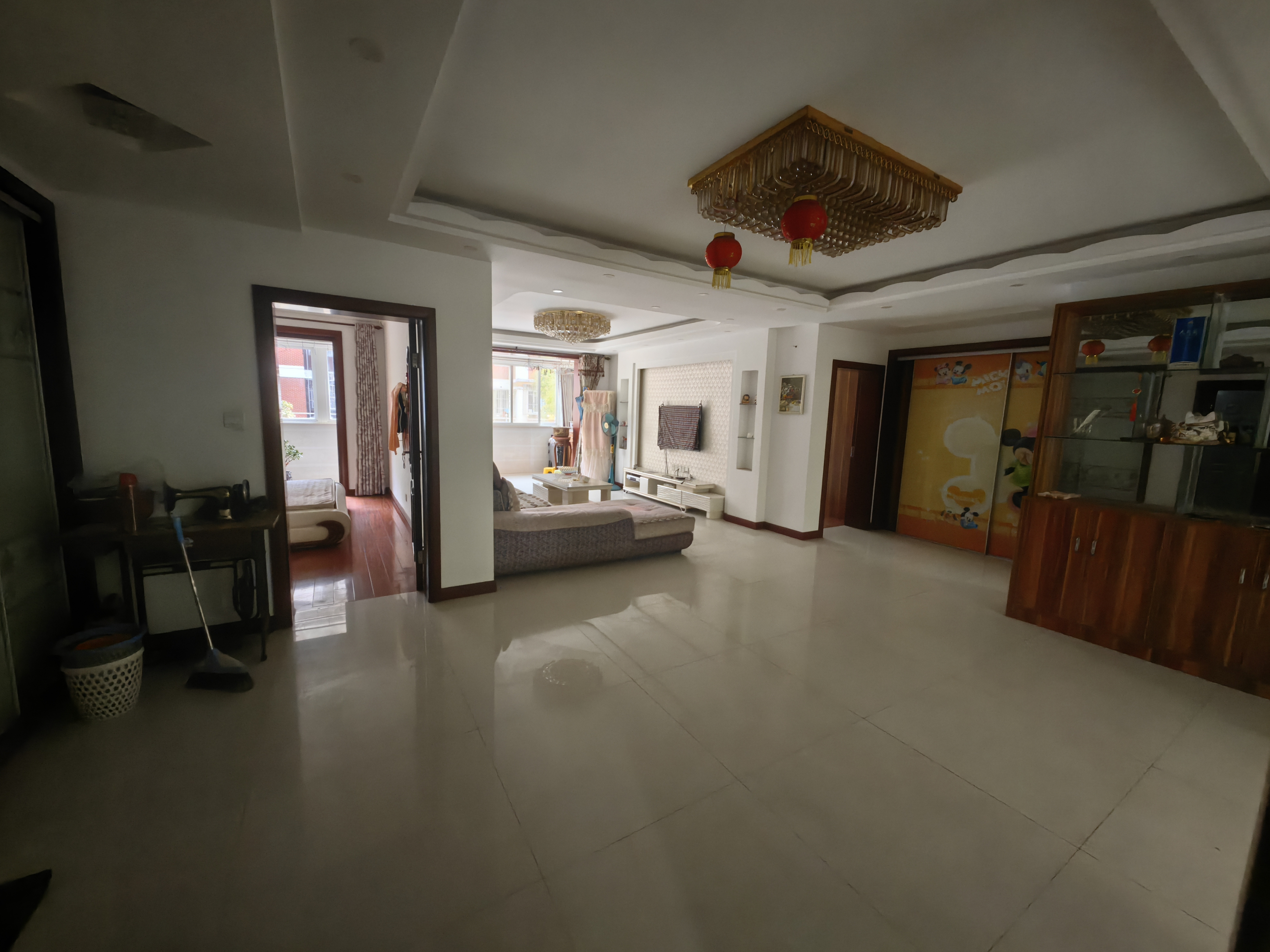 新港花苑 3室2厅1卫 144.00m²