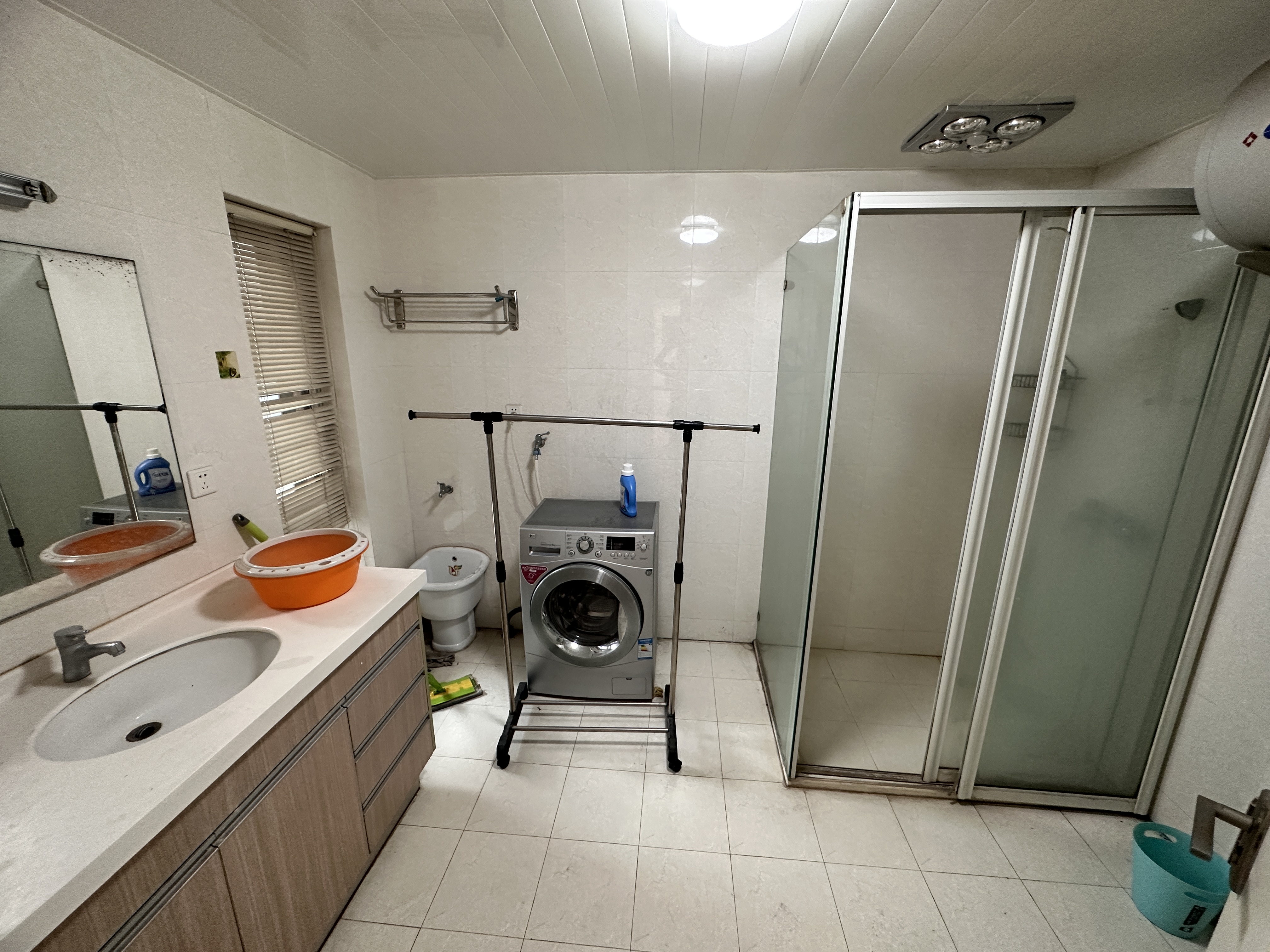 名都广场 3室2厅2卫 205m&sup2;