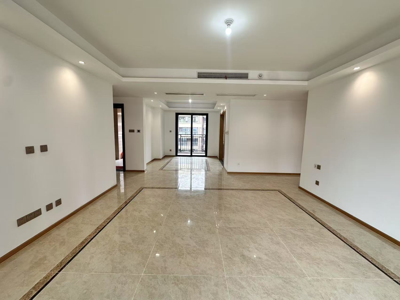 林肯公园 4室2厅2卫 144.43m²