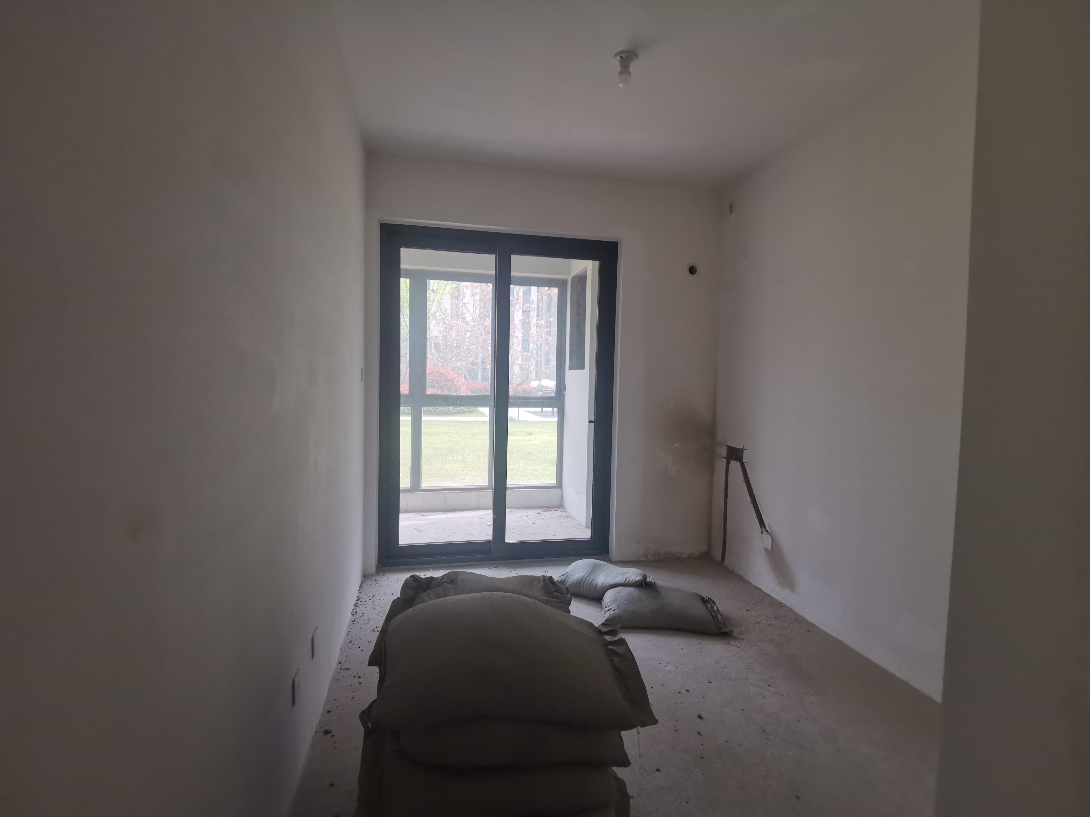 东时区 3室2厅1卫 100m&sup2;