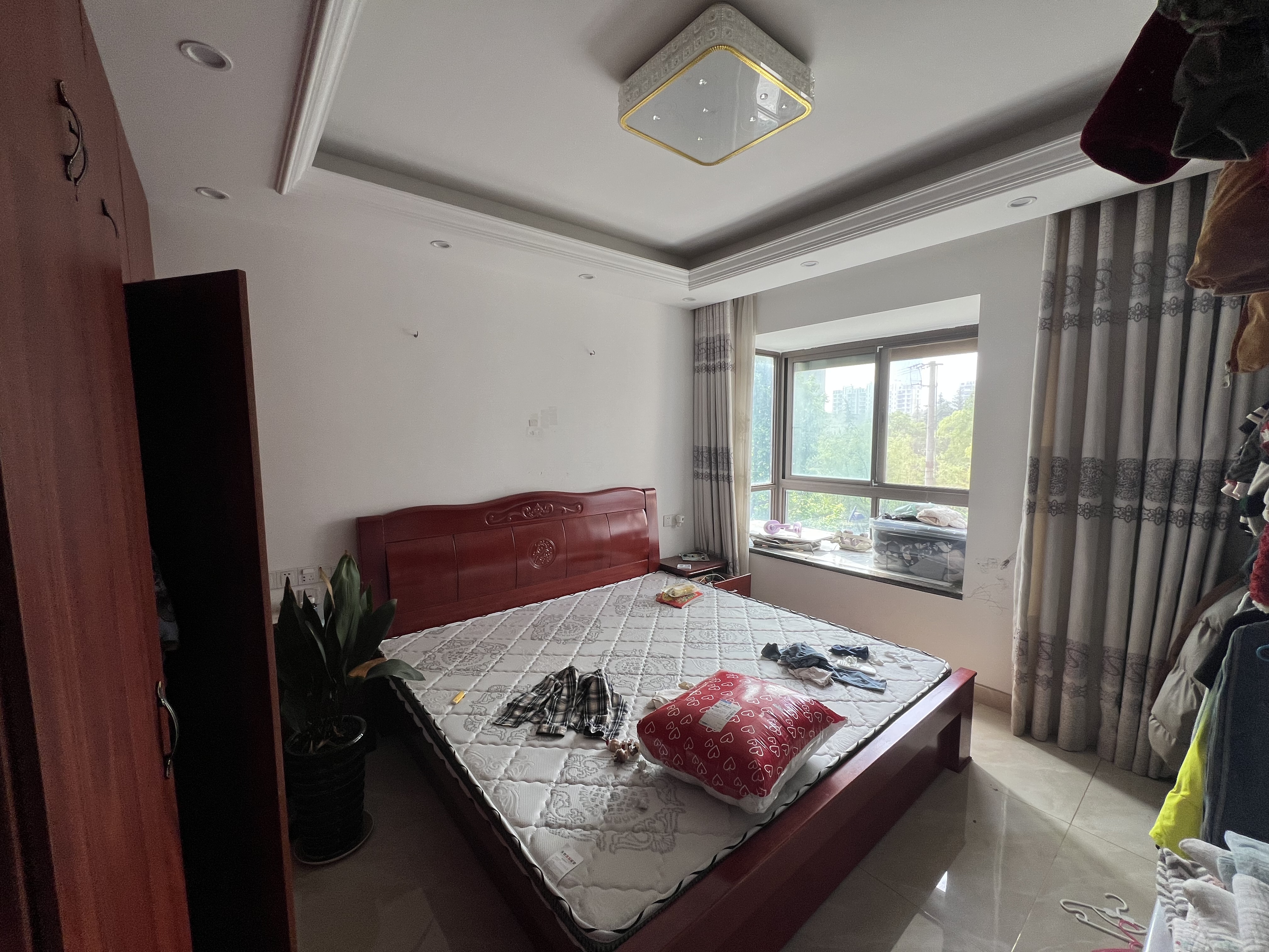 皇家花园北区 3室2厅1卫 109.98m&sup2;
