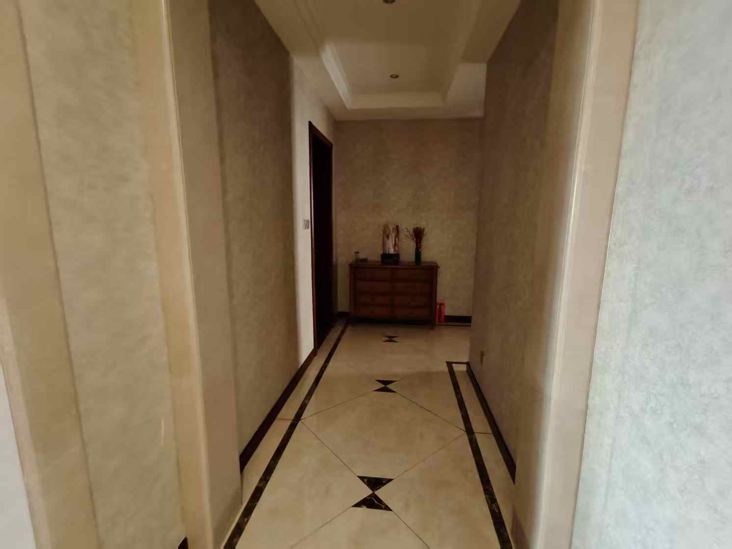 万濠华府 4室2厅3卫 292m&sup2;