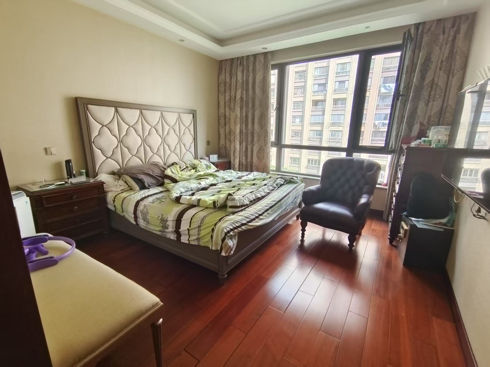 万濠华府 4室2厅3卫 292m&sup2;