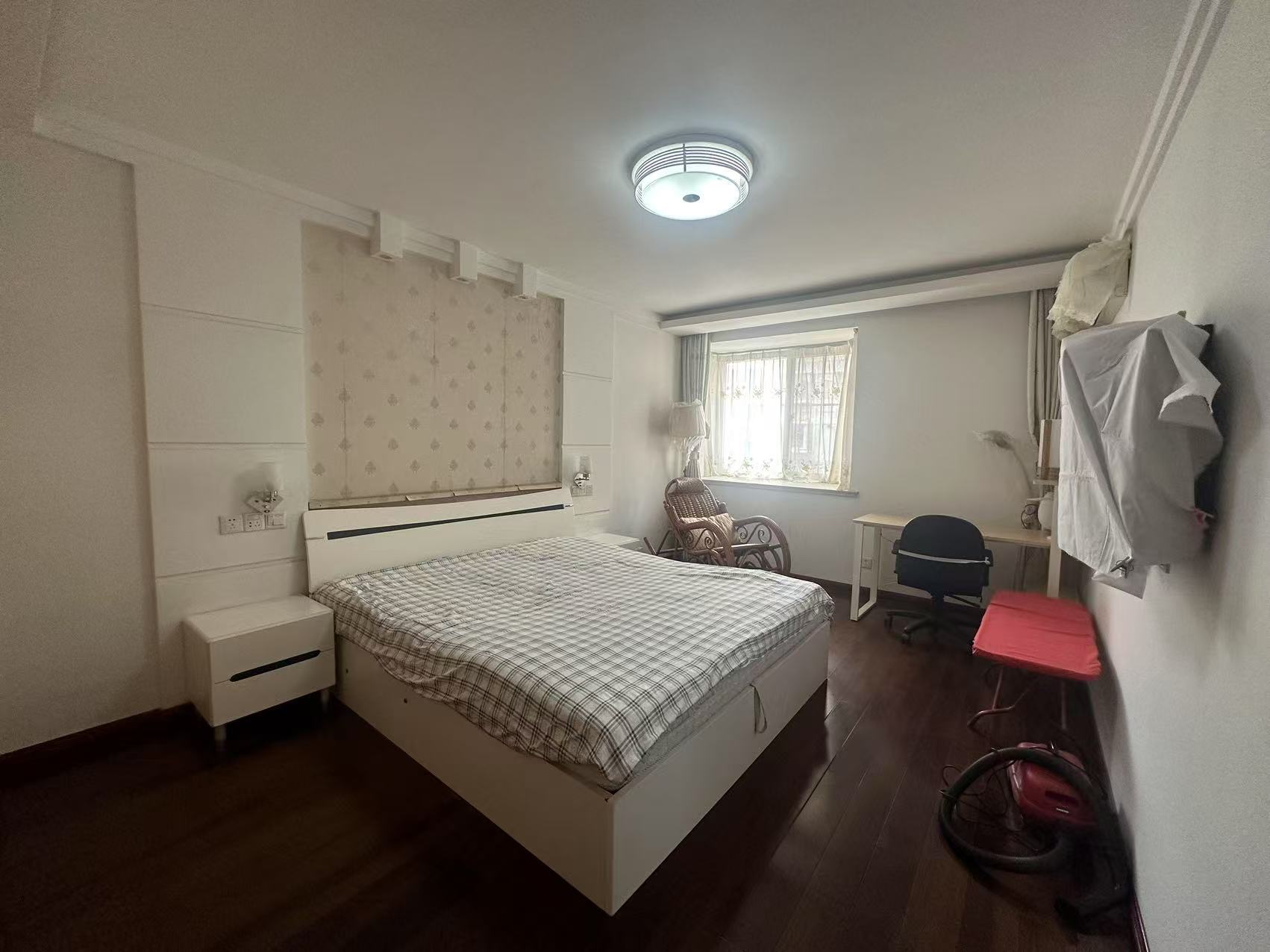春晖花园 2室2厅1卫 124m&sup2;