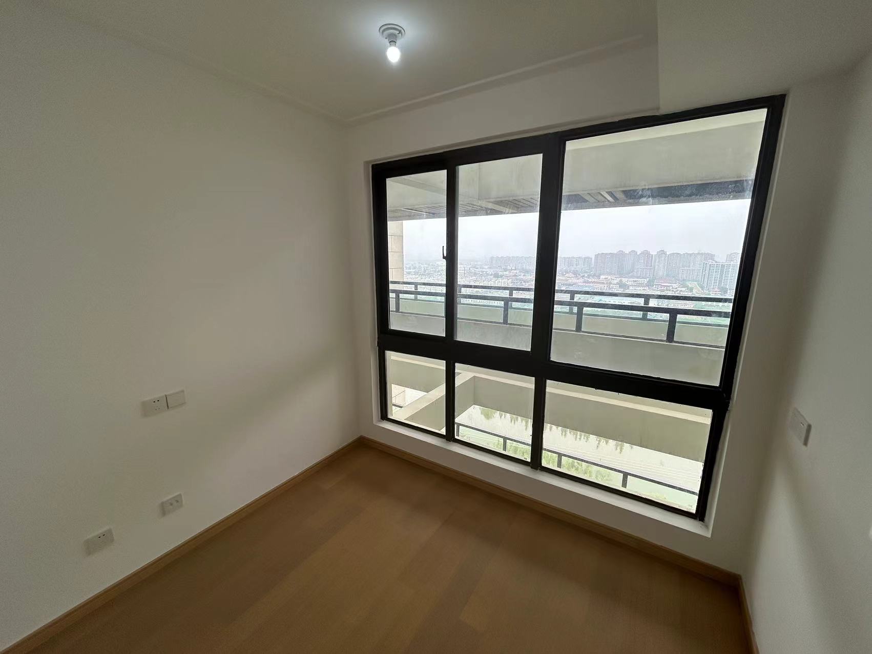 时光漫城 3室2厅1卫 92m&sup2;