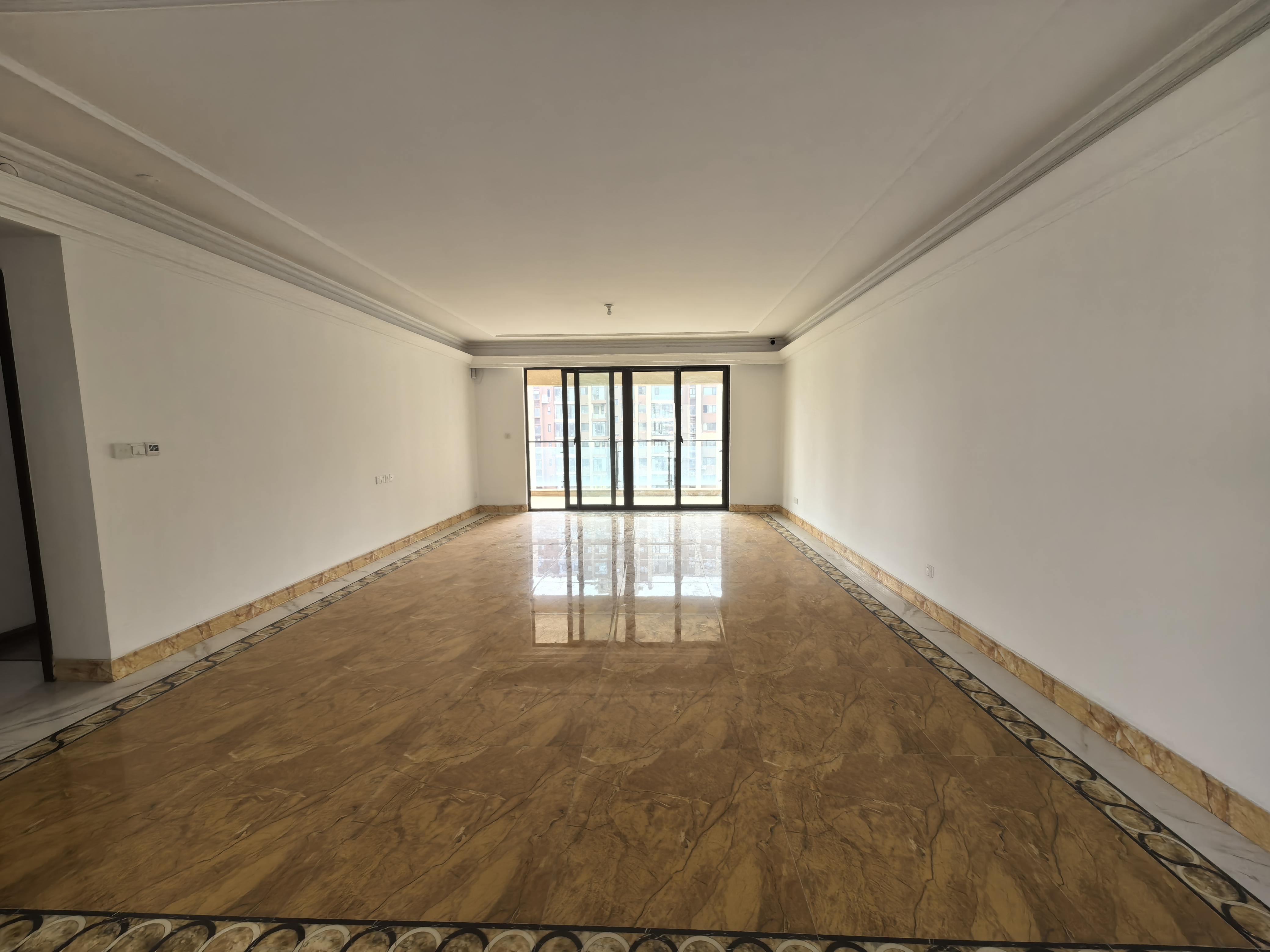 南通碧桂园翡翠华府 4室2厅3卫 266m&sup2;
