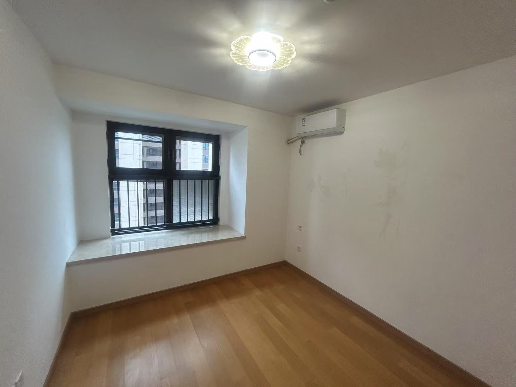 绿地新里城 3室2厅1卫 90.69m&sup2;