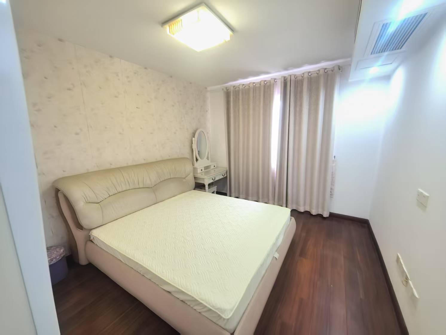 兆丰嘉园 4室2厅2卫 164m&sup2;