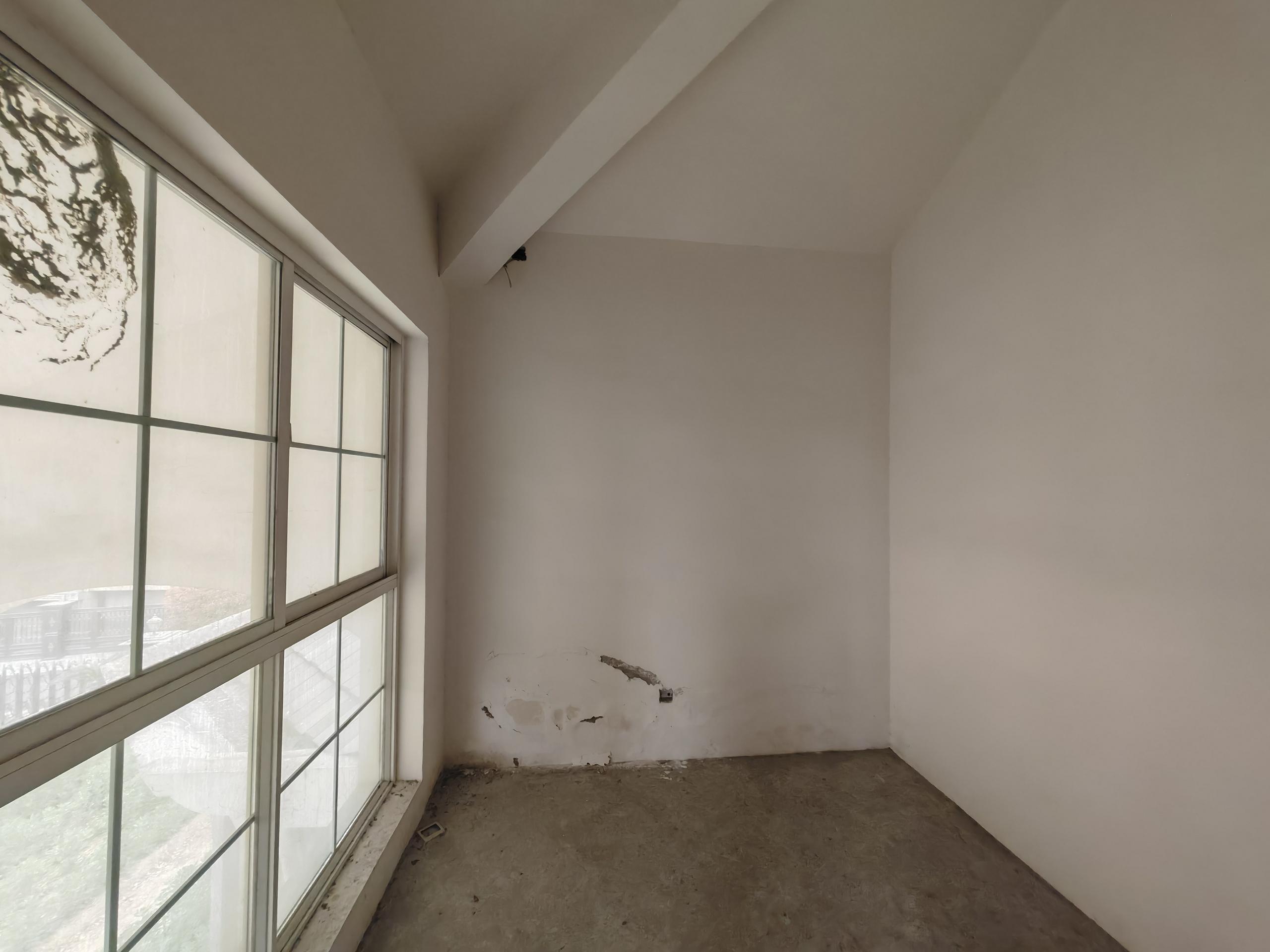 东郊庄园 6室2厅3卫 490.66m&sup2;