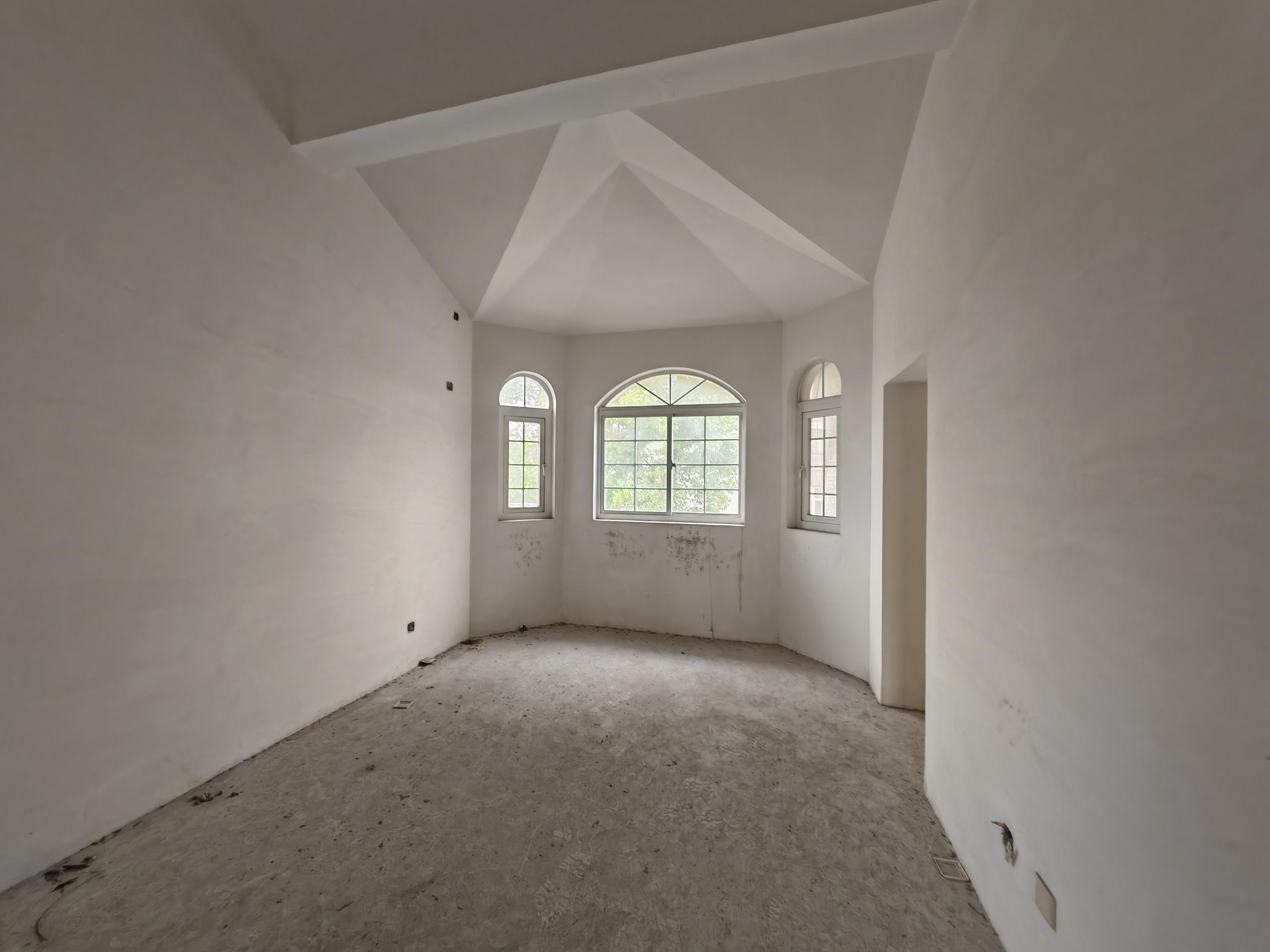 东郊庄园 6室2厅3卫 490.66m&sup2;