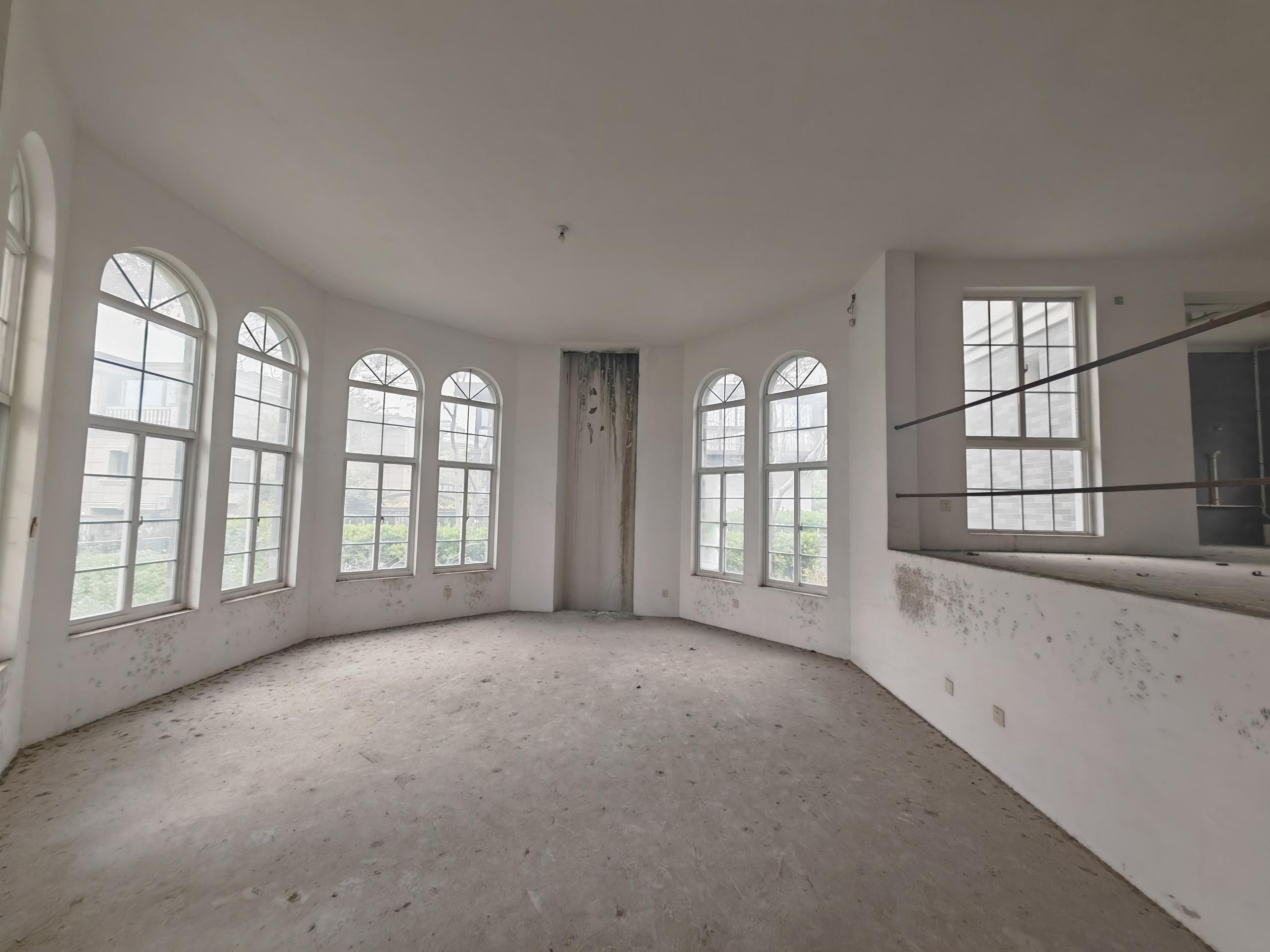 东郊庄园 6室2厅3卫 490.66m&sup2;