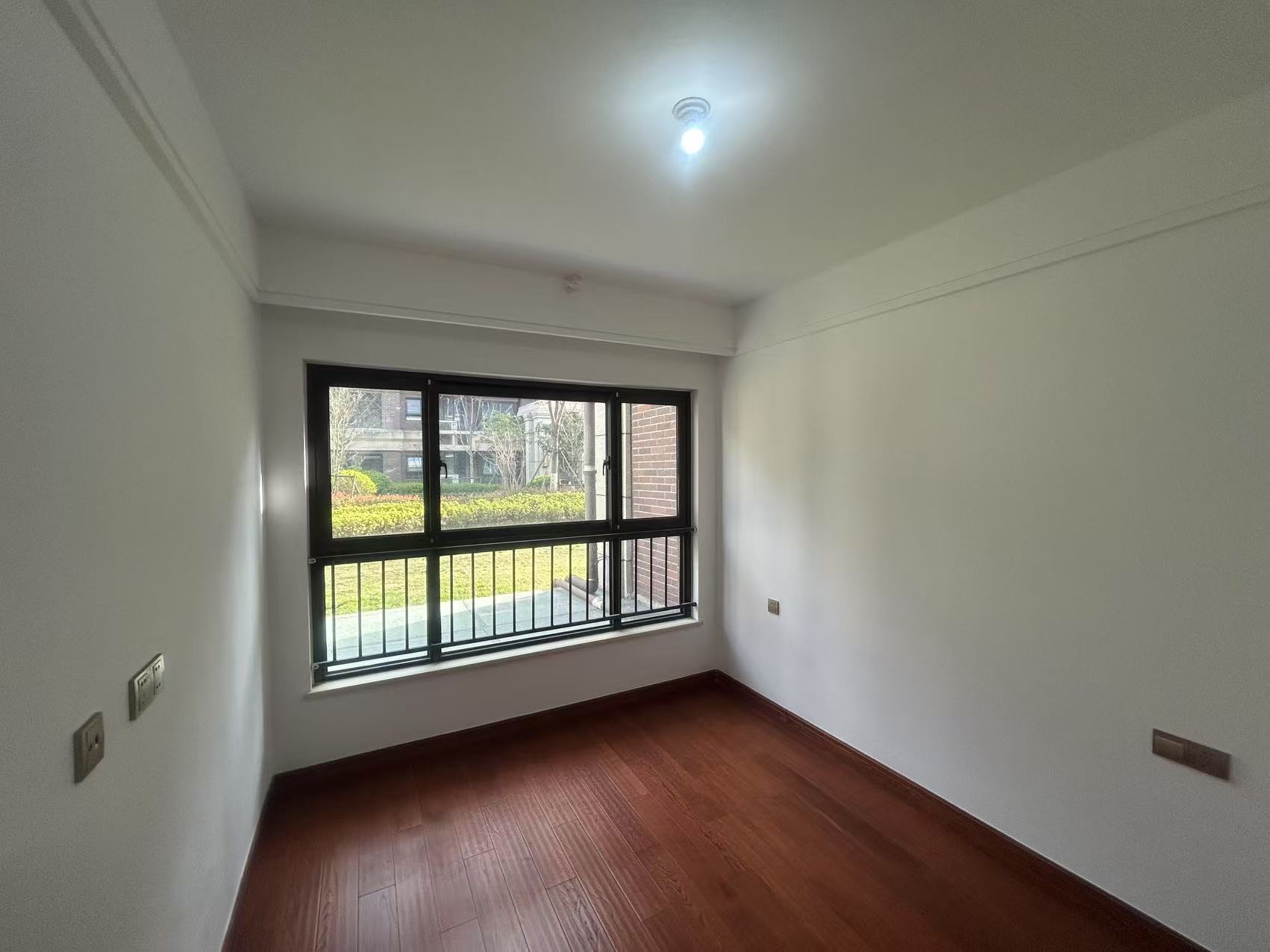 林肯公园 3室2厅2卫 123m&sup2;