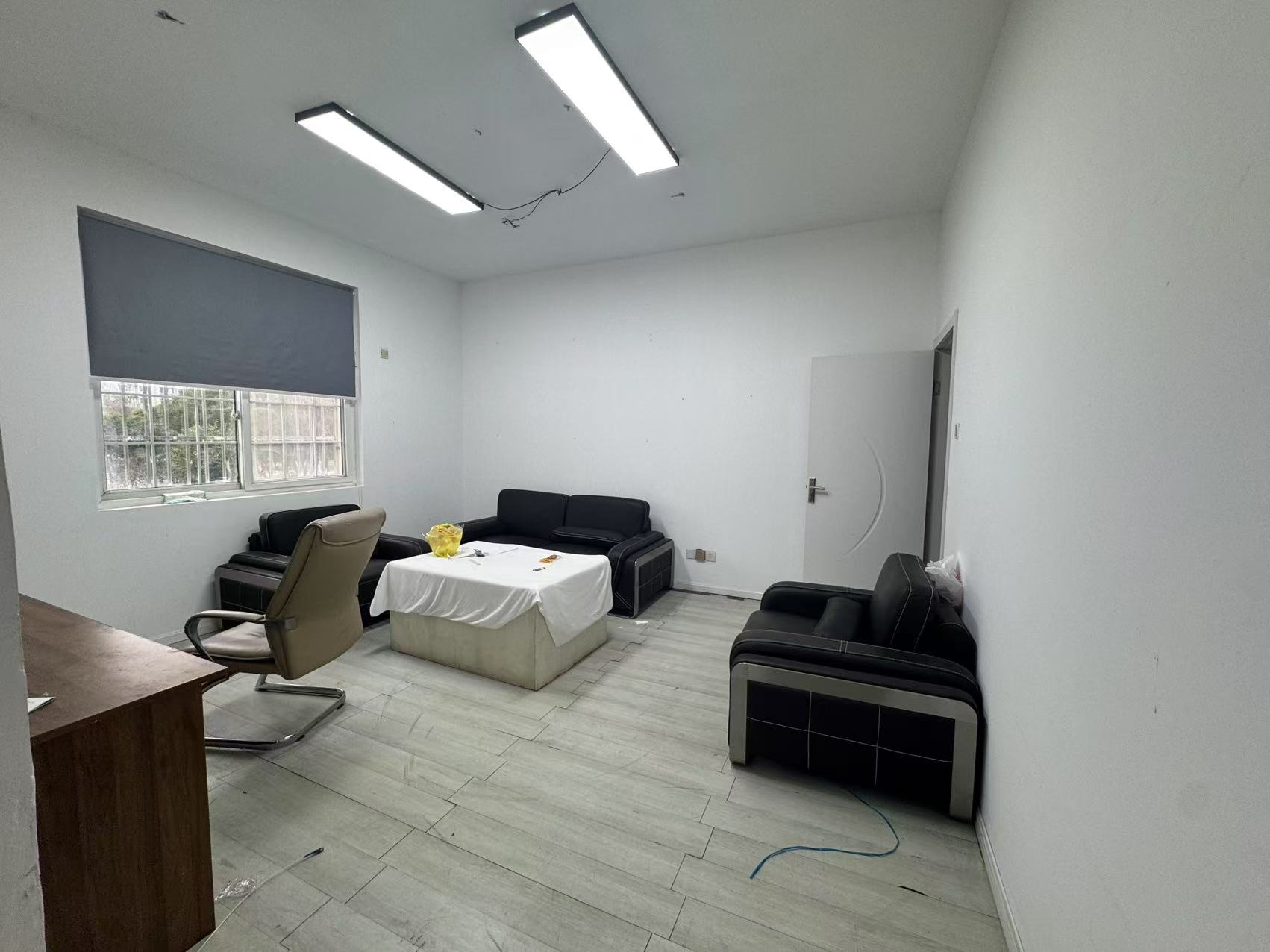 星湖花园 5室2厅2卫 395m&sup2;